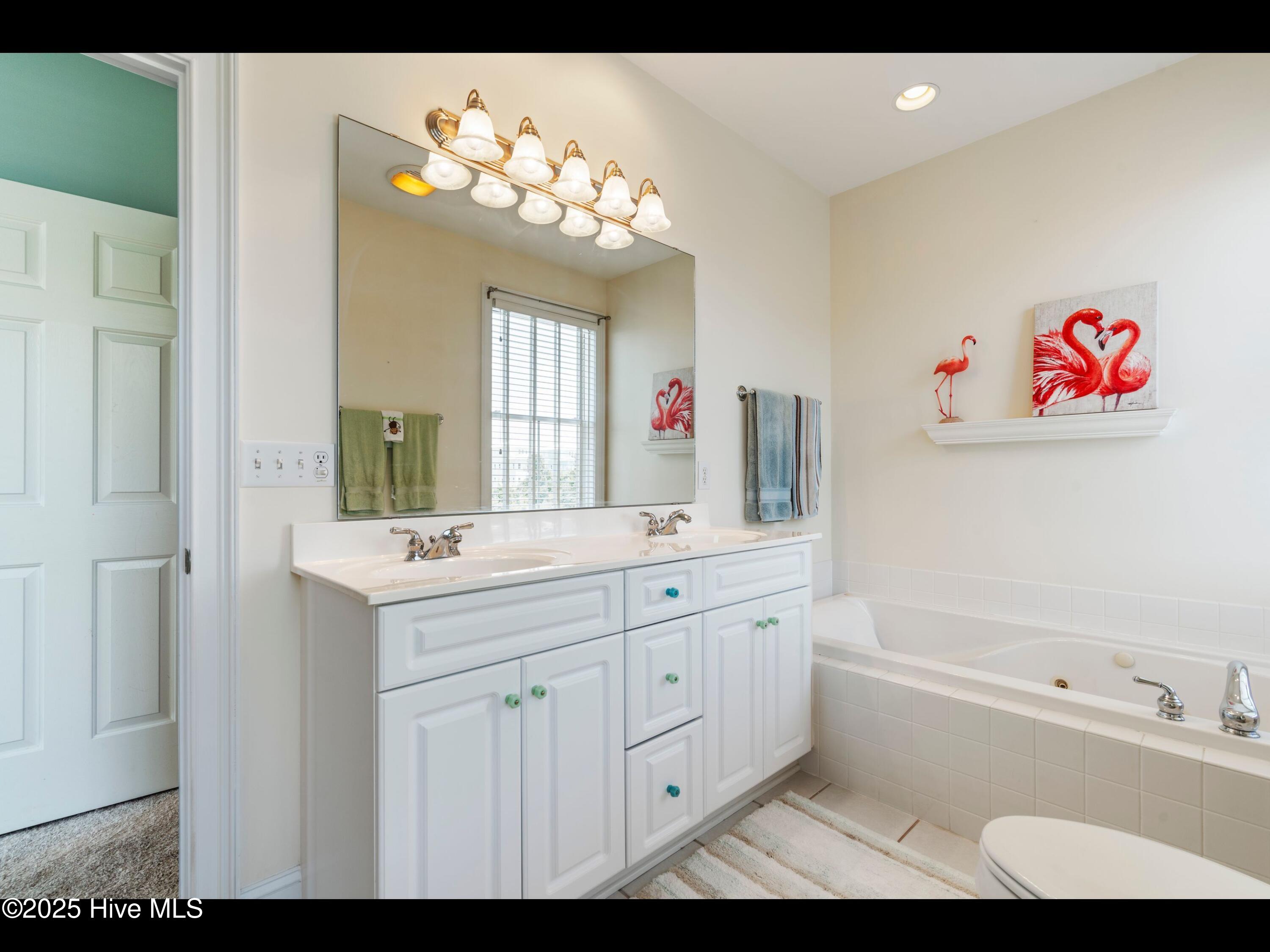 100511839 | Photo 57