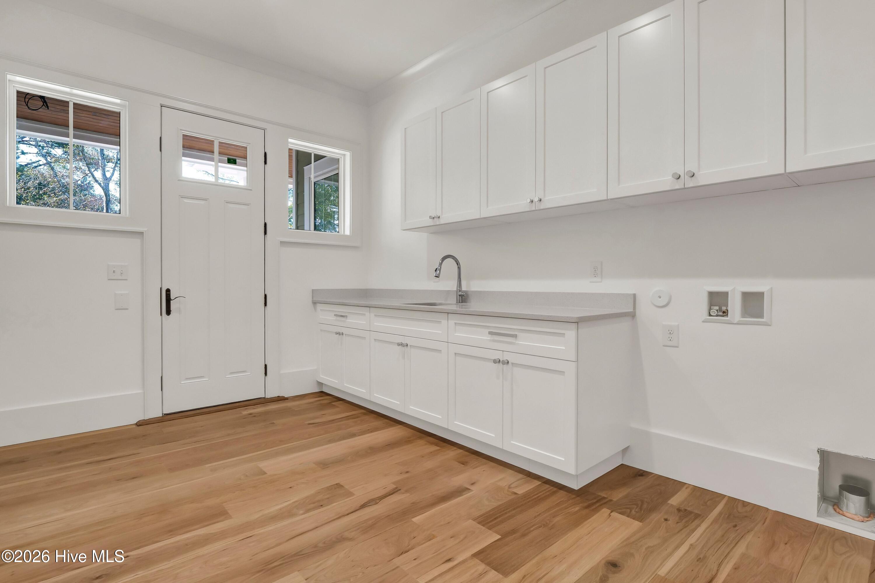 100553648 | Photo 34