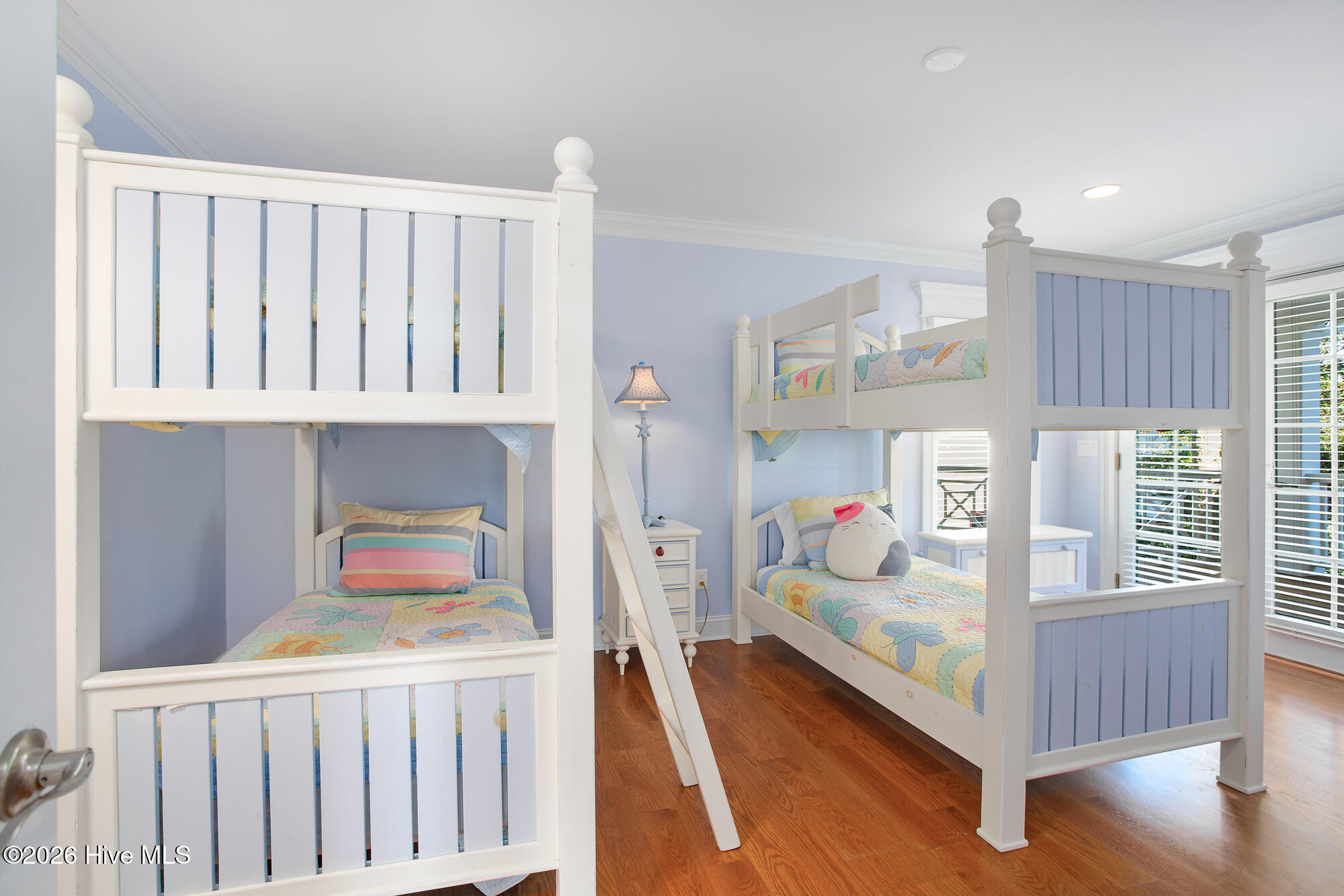 100555453 | Photo 25