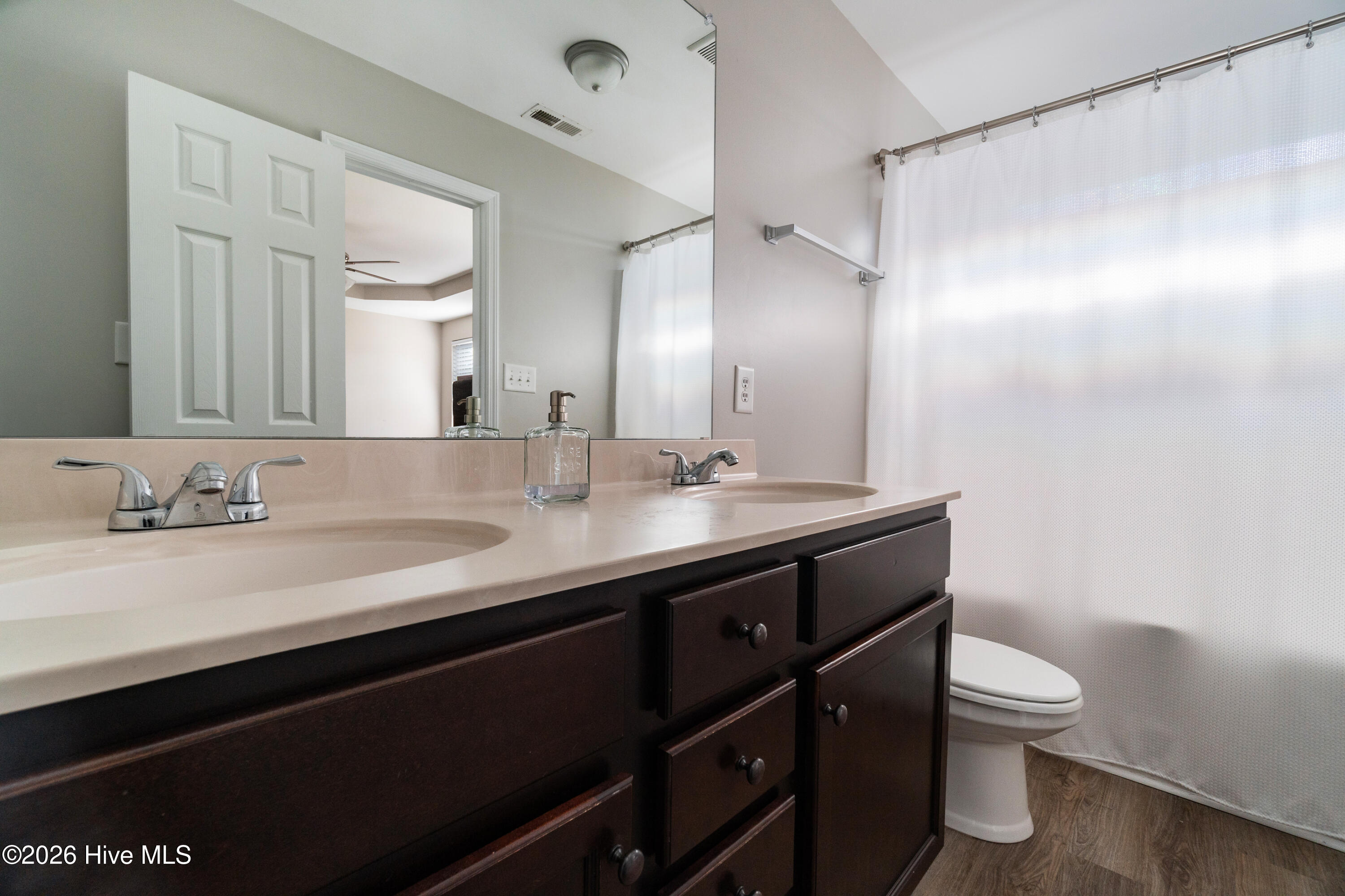 100551044 | Photo 11