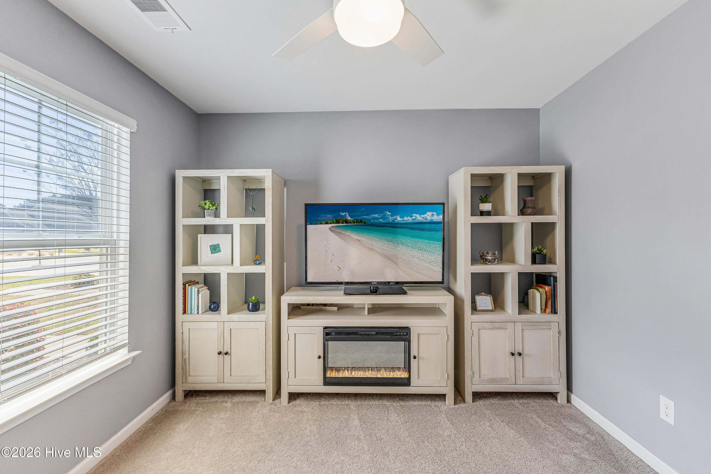 100560714 | Photo 22