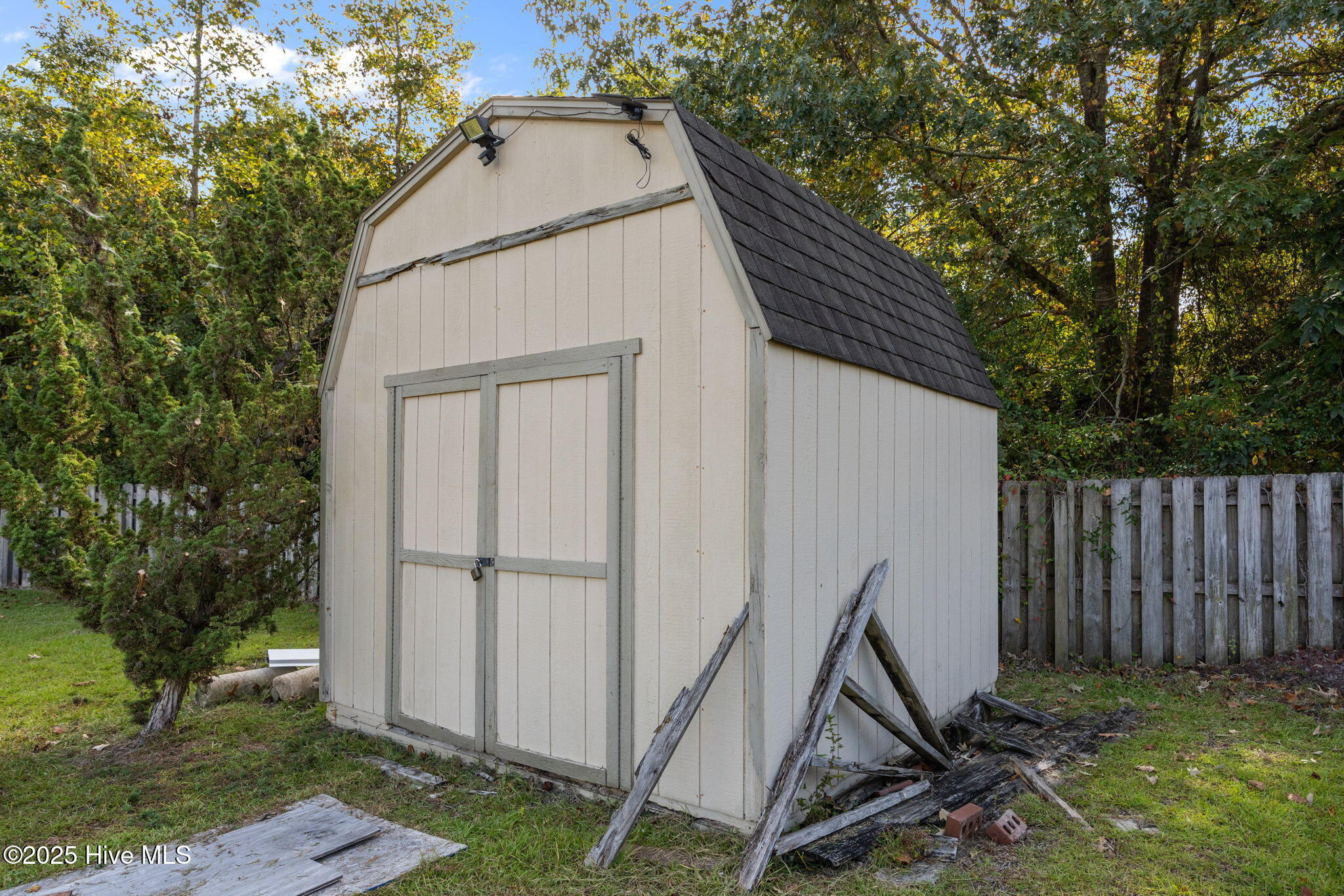 100533509 | Photo 54