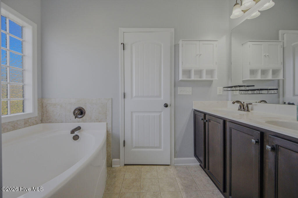 100565679 | Photo 22