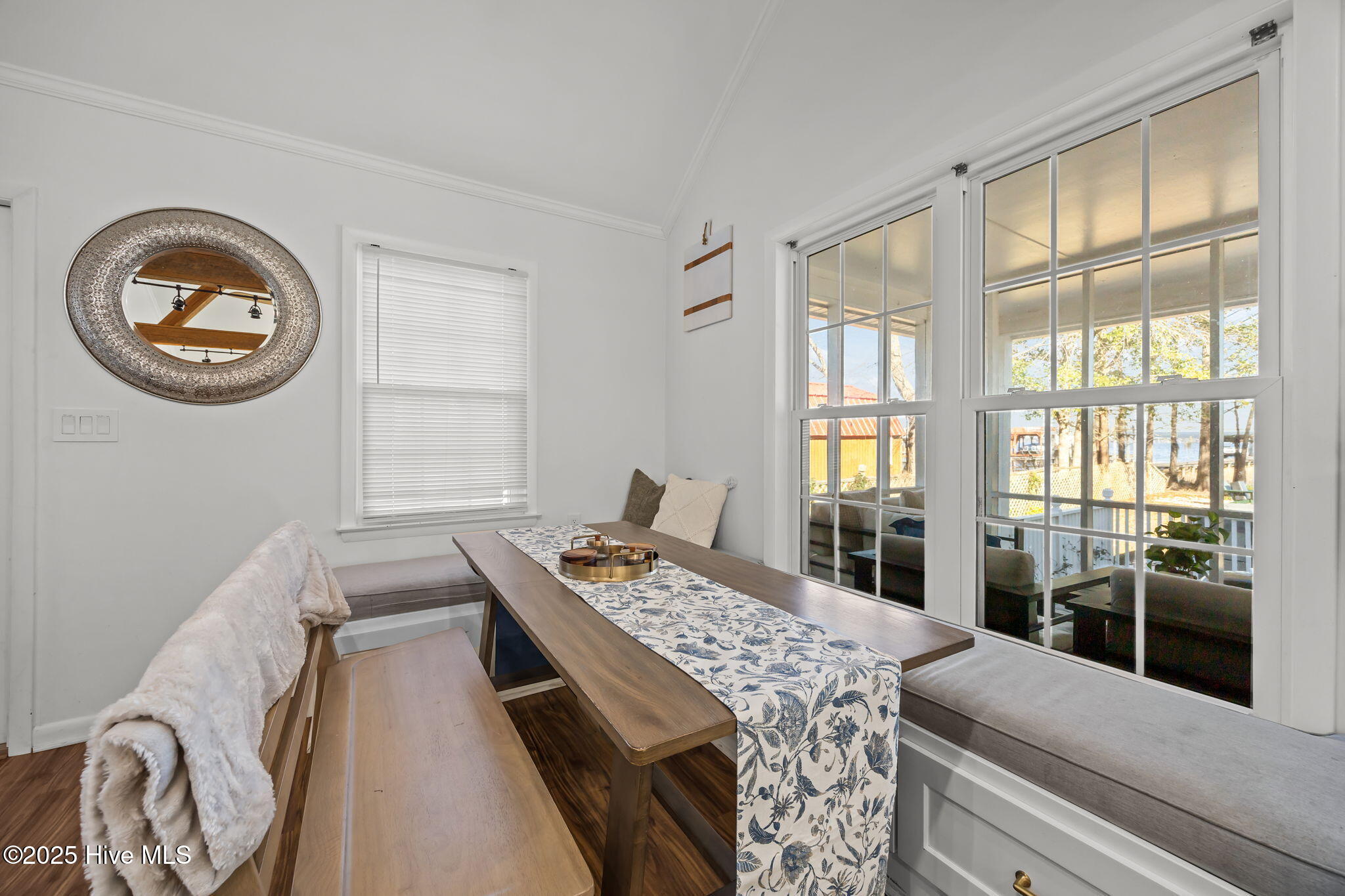 100545824 | Photo 12