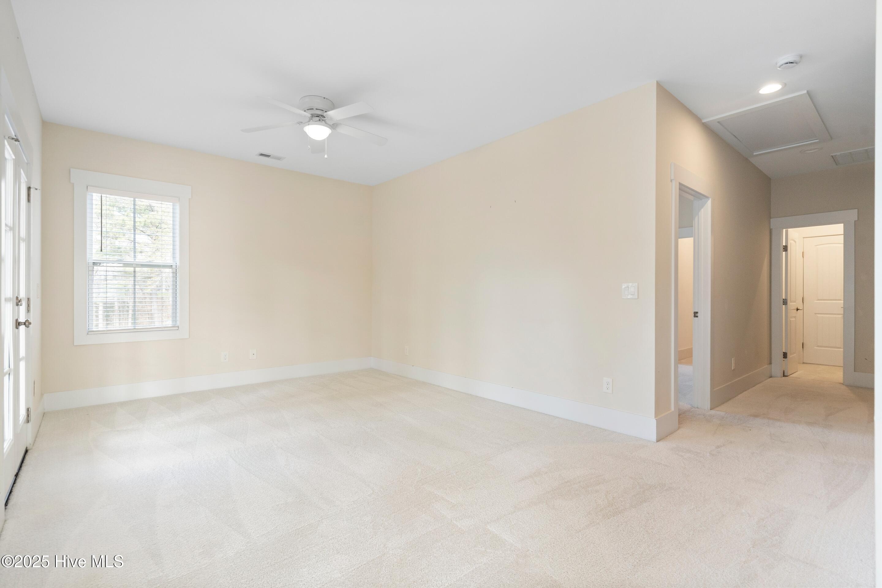 100544817 | Photo 36