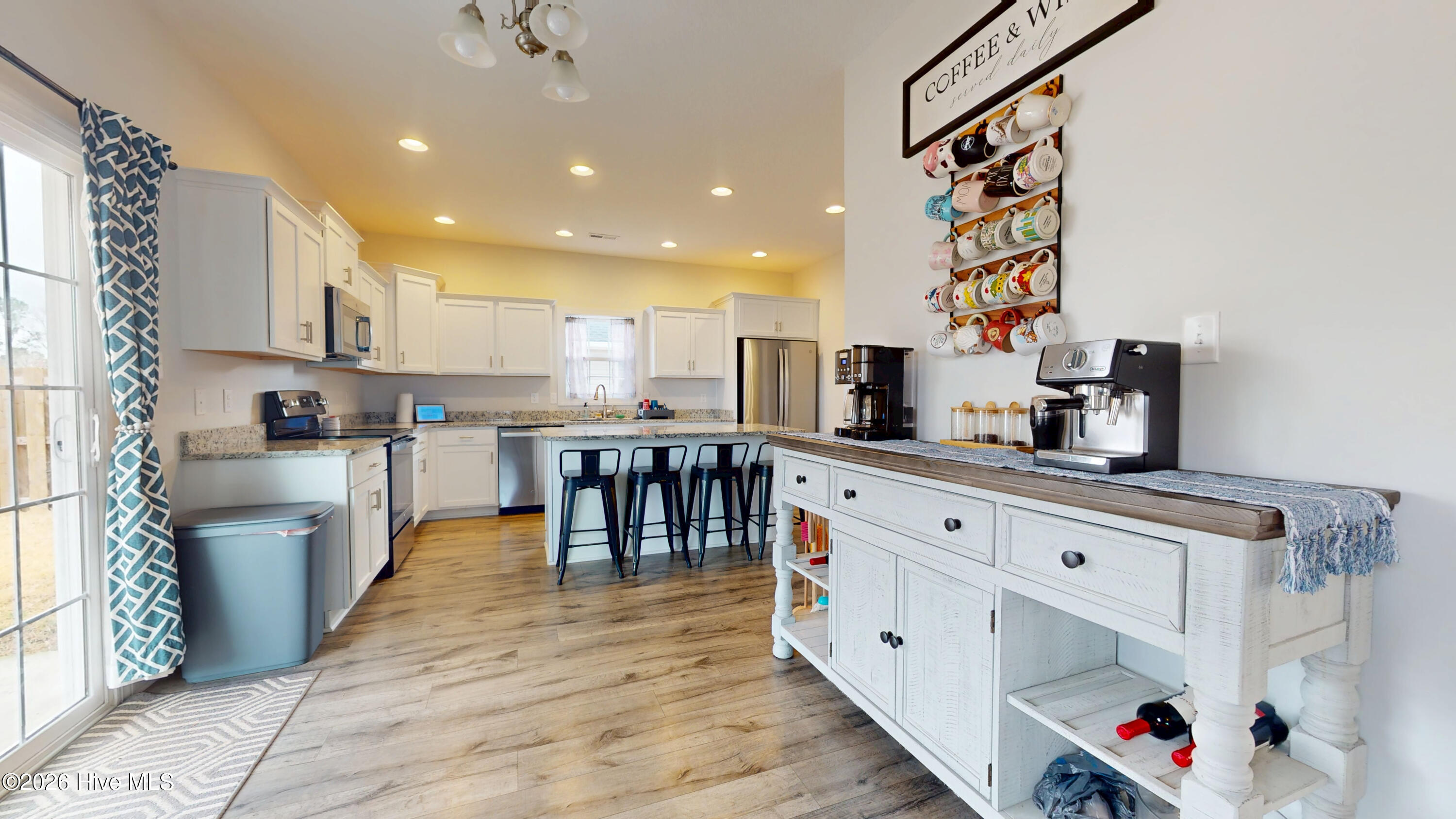 100559216 | Photo 18