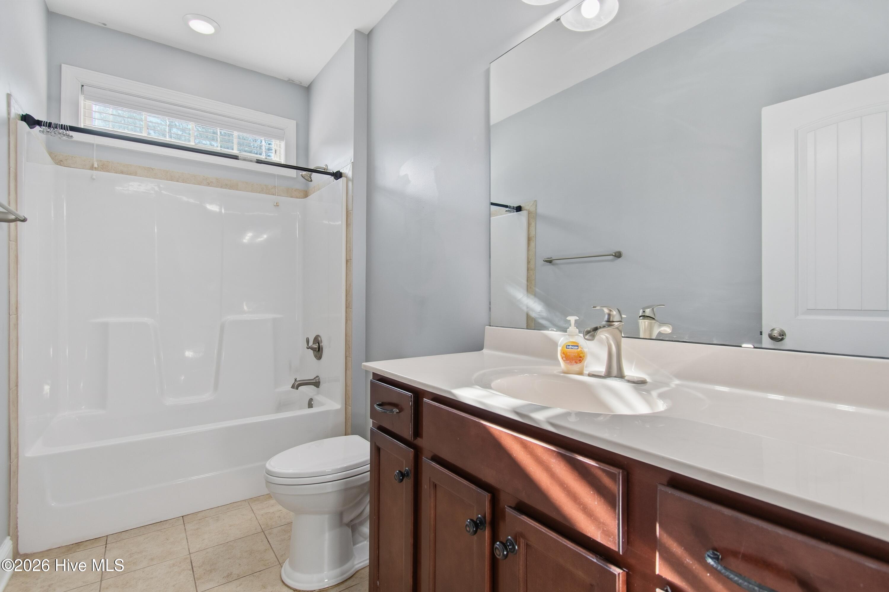 100549174 | Photo 33