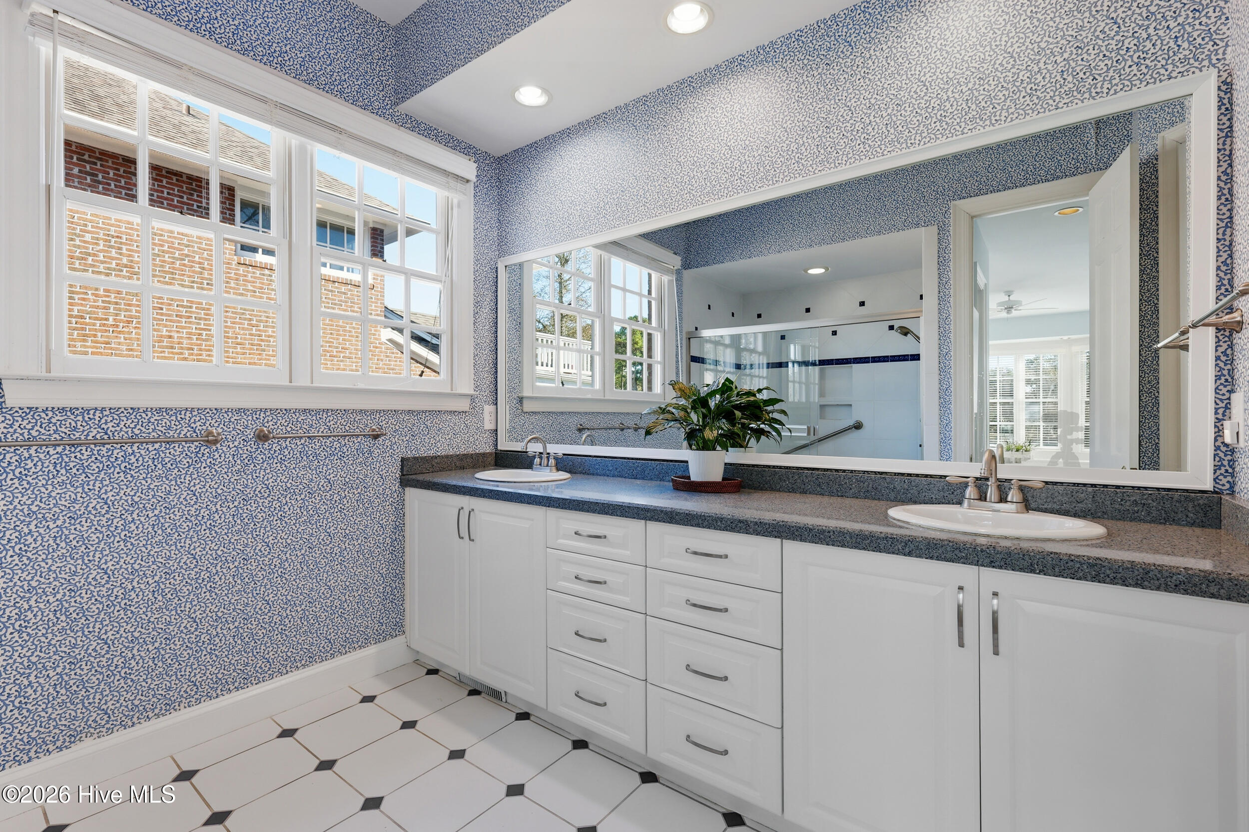 100554606 | Photo 20