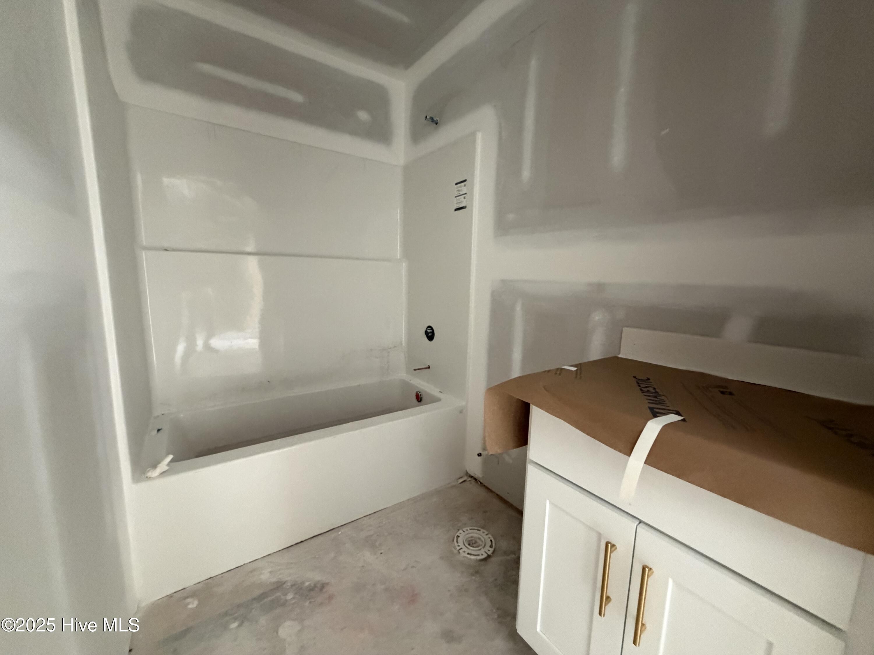 100521139 | Photo 11