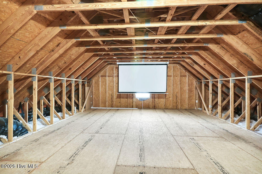 100558736 | Photo 33