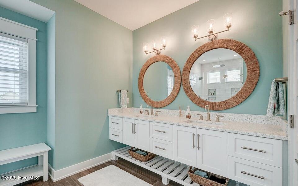 100508302 | Photo 25