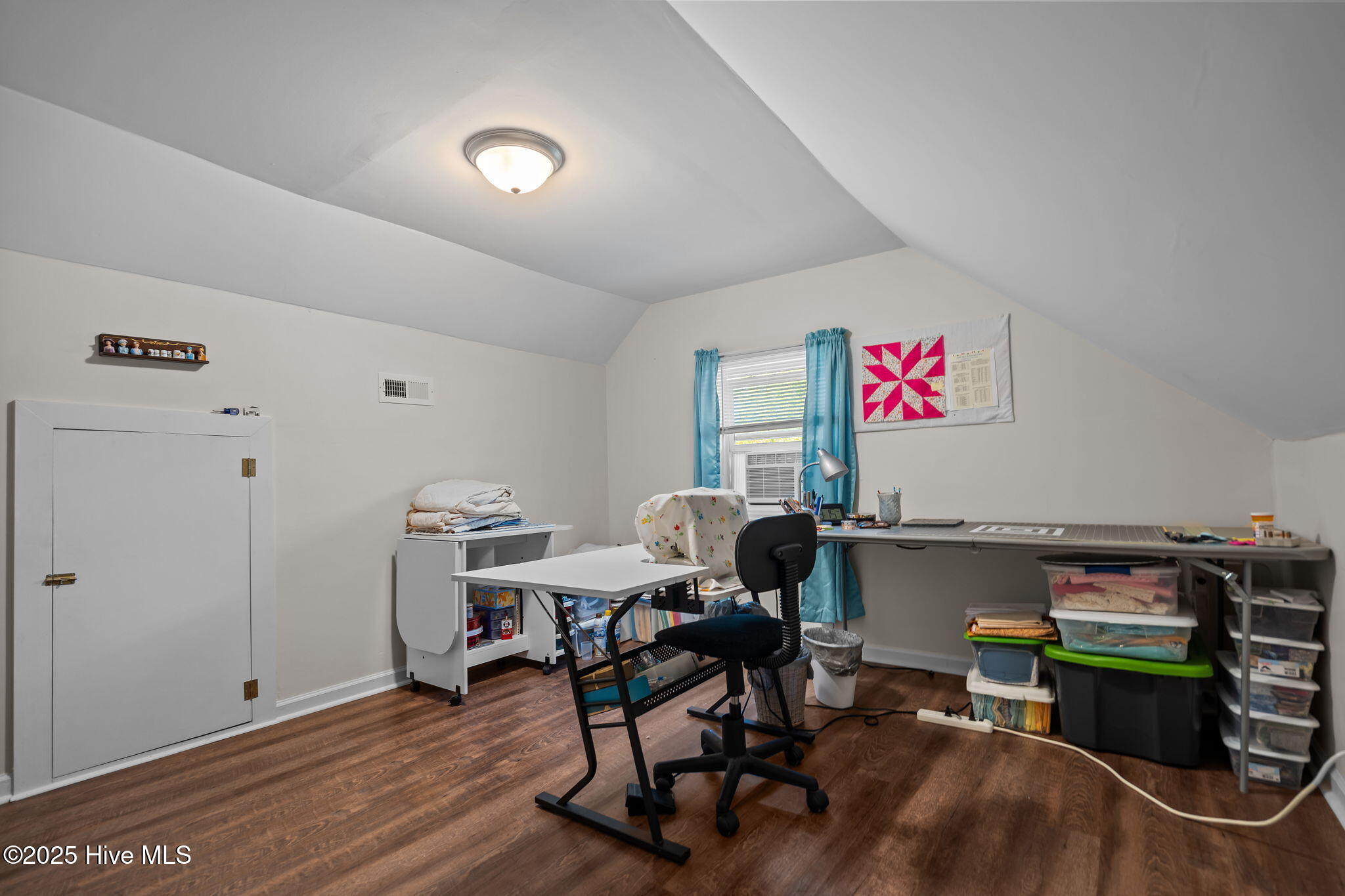 100551832 | Photo 36