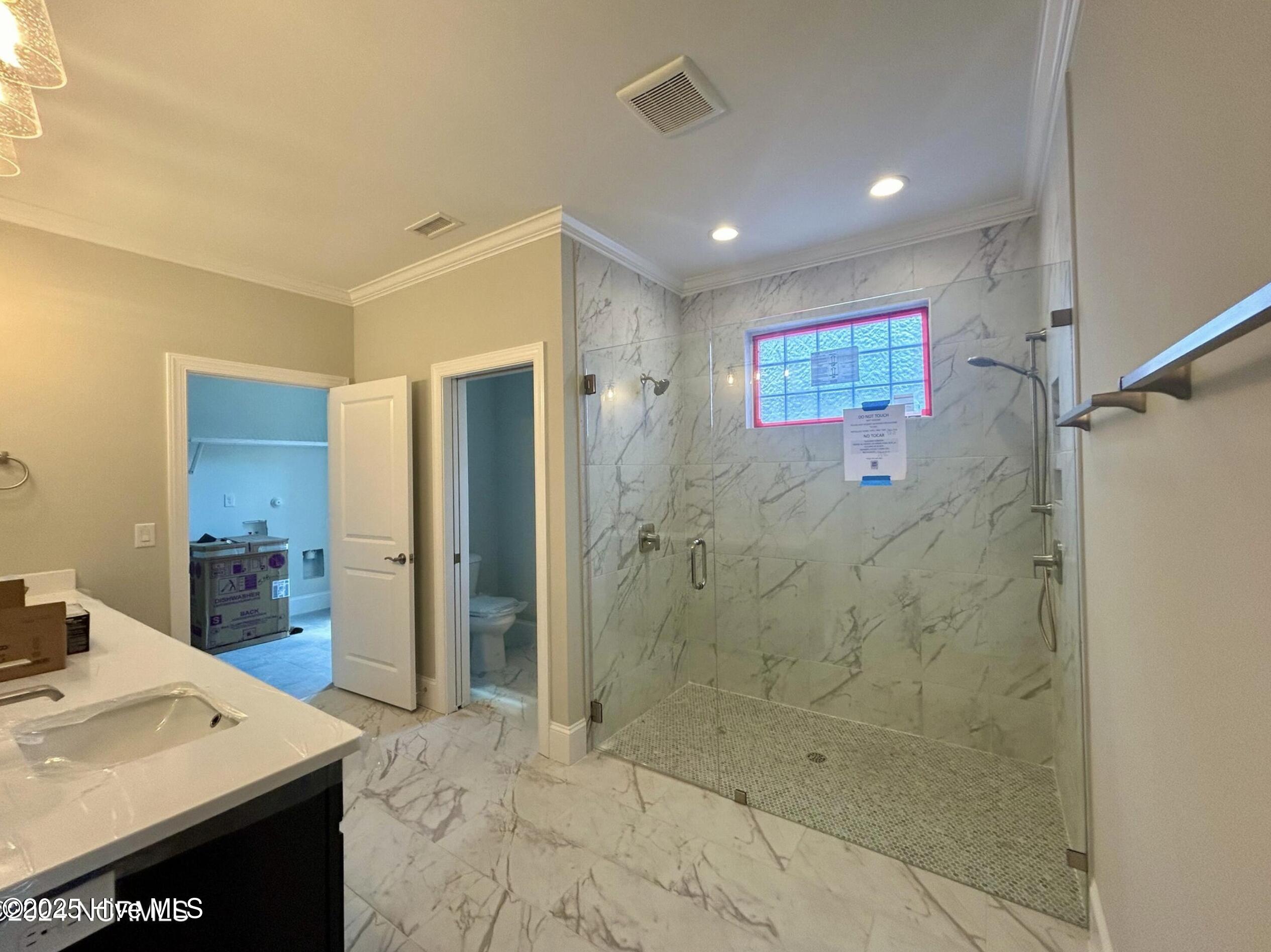 100521701 | Photo 13