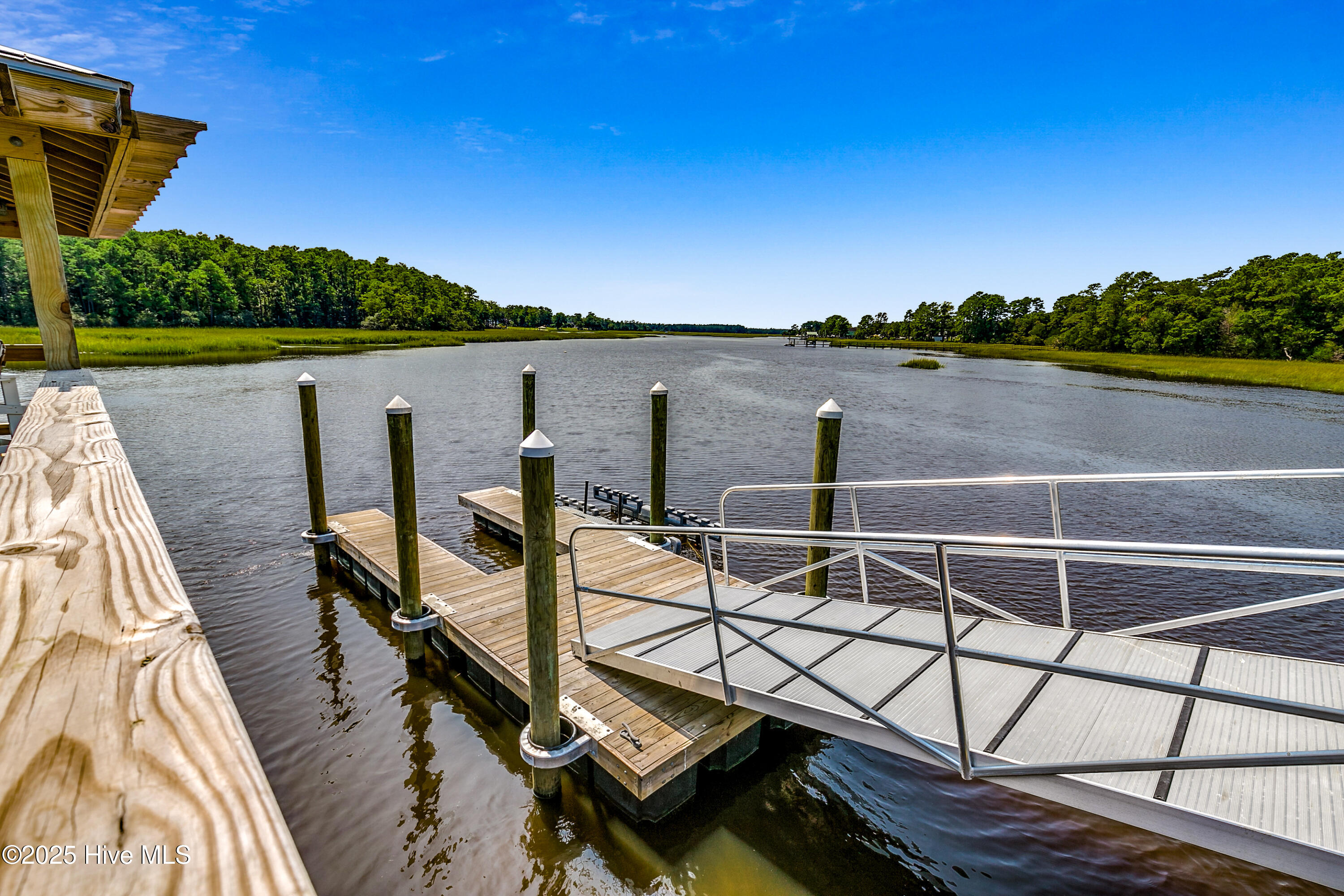 100543615 | Photo 54