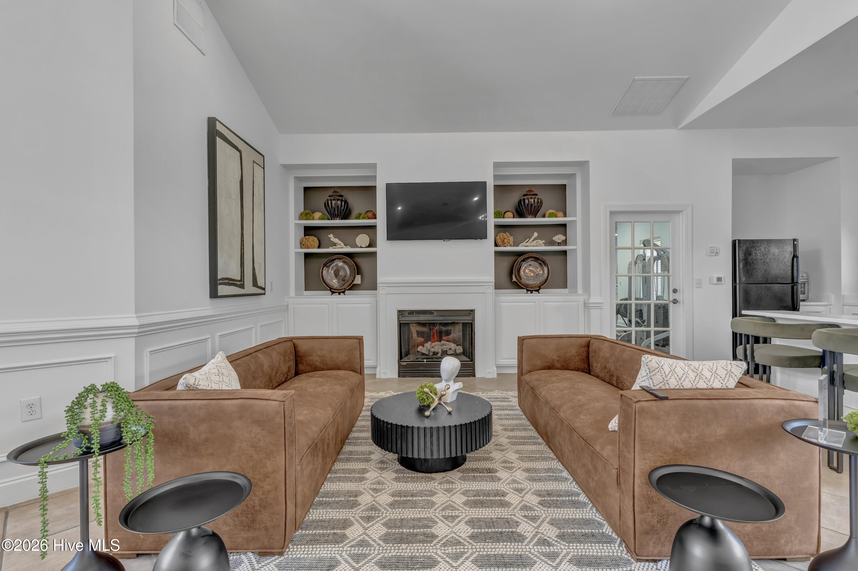 100549399 | Photo 25