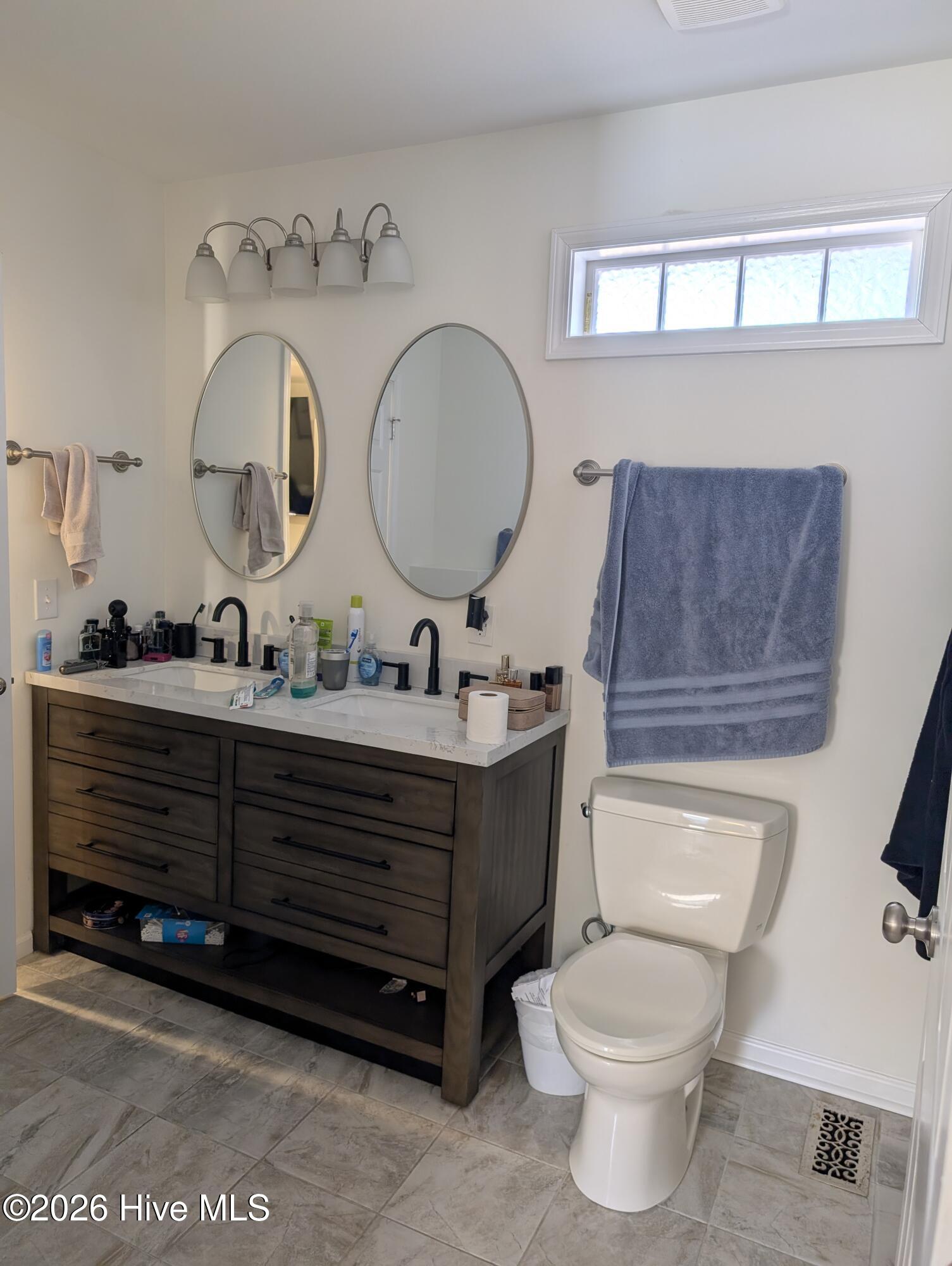 100550544 | Photo 18