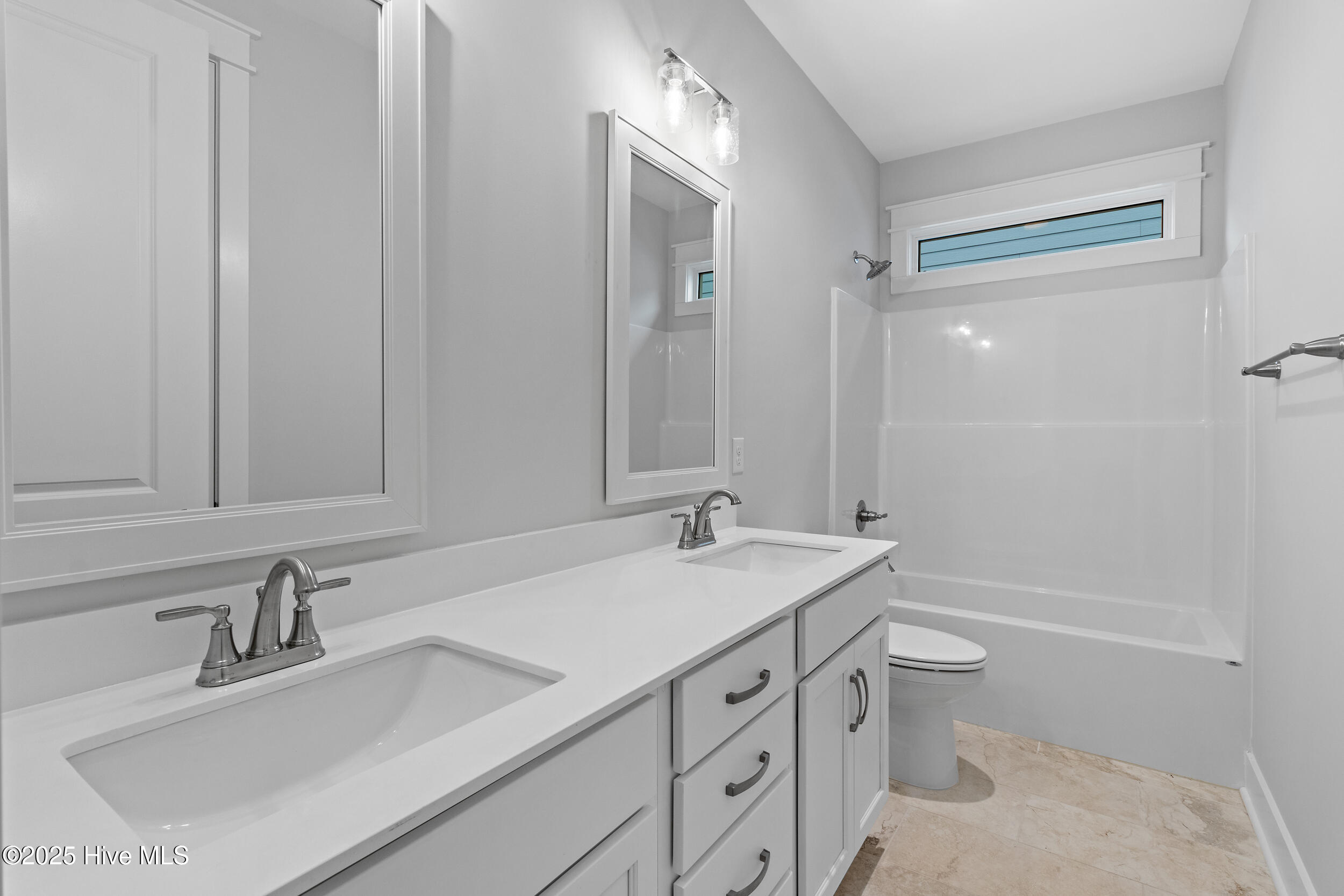 2062 Greenside Manor Drive SW, Ocean Isle Beach, NC 28469 – photo 19: 24_bathroom