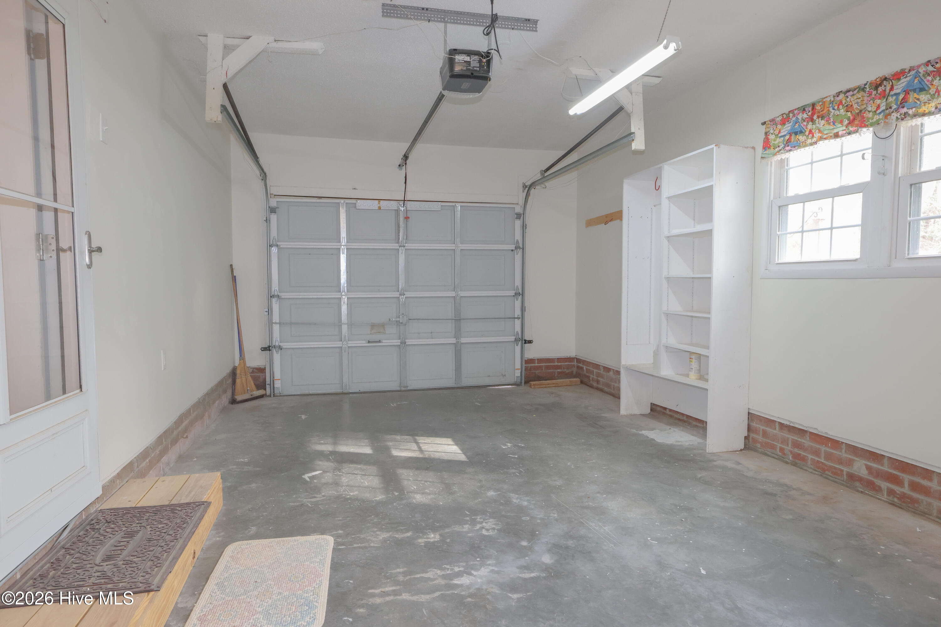 100550161 | Photo 18