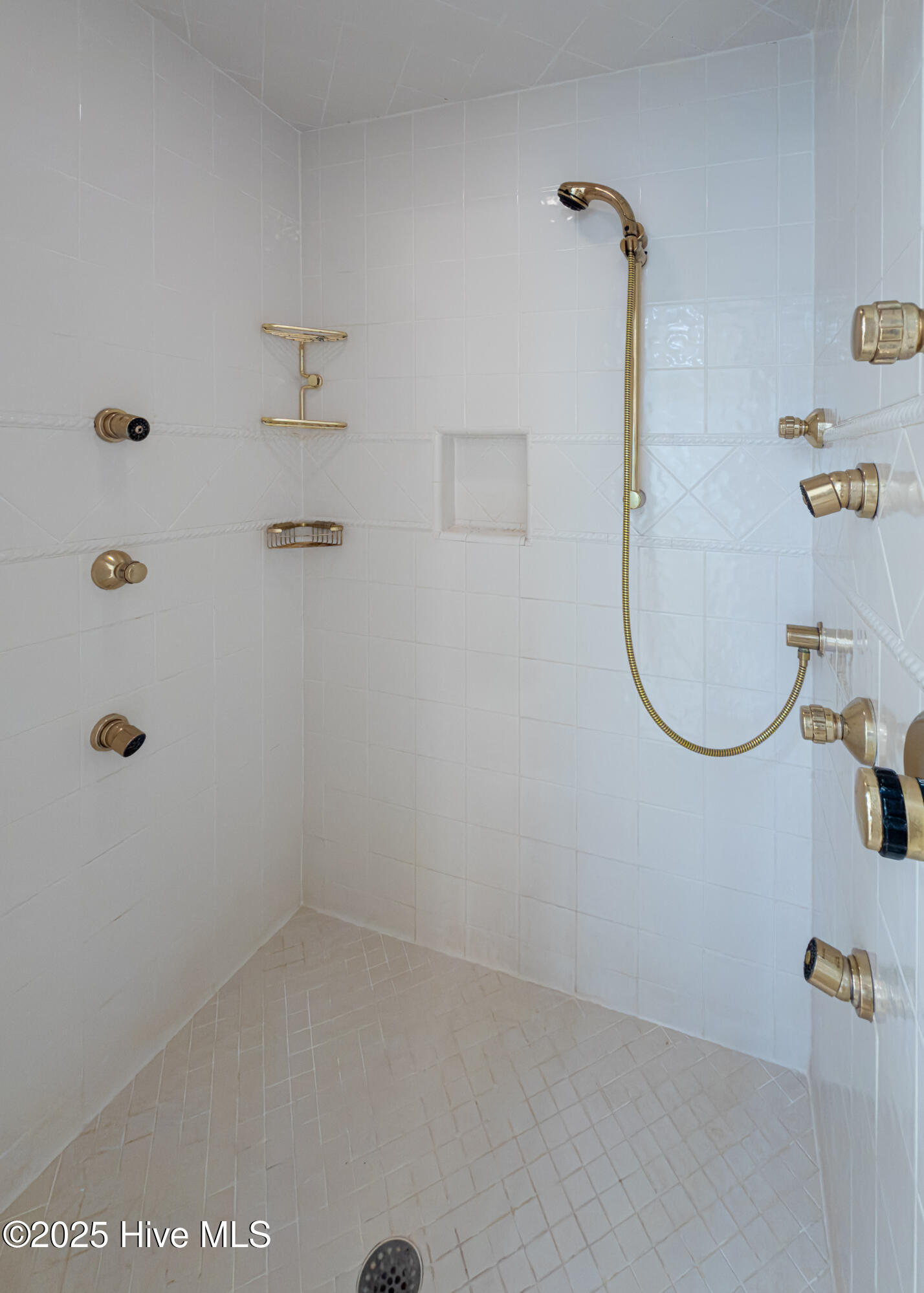 100547157 | Photo 31