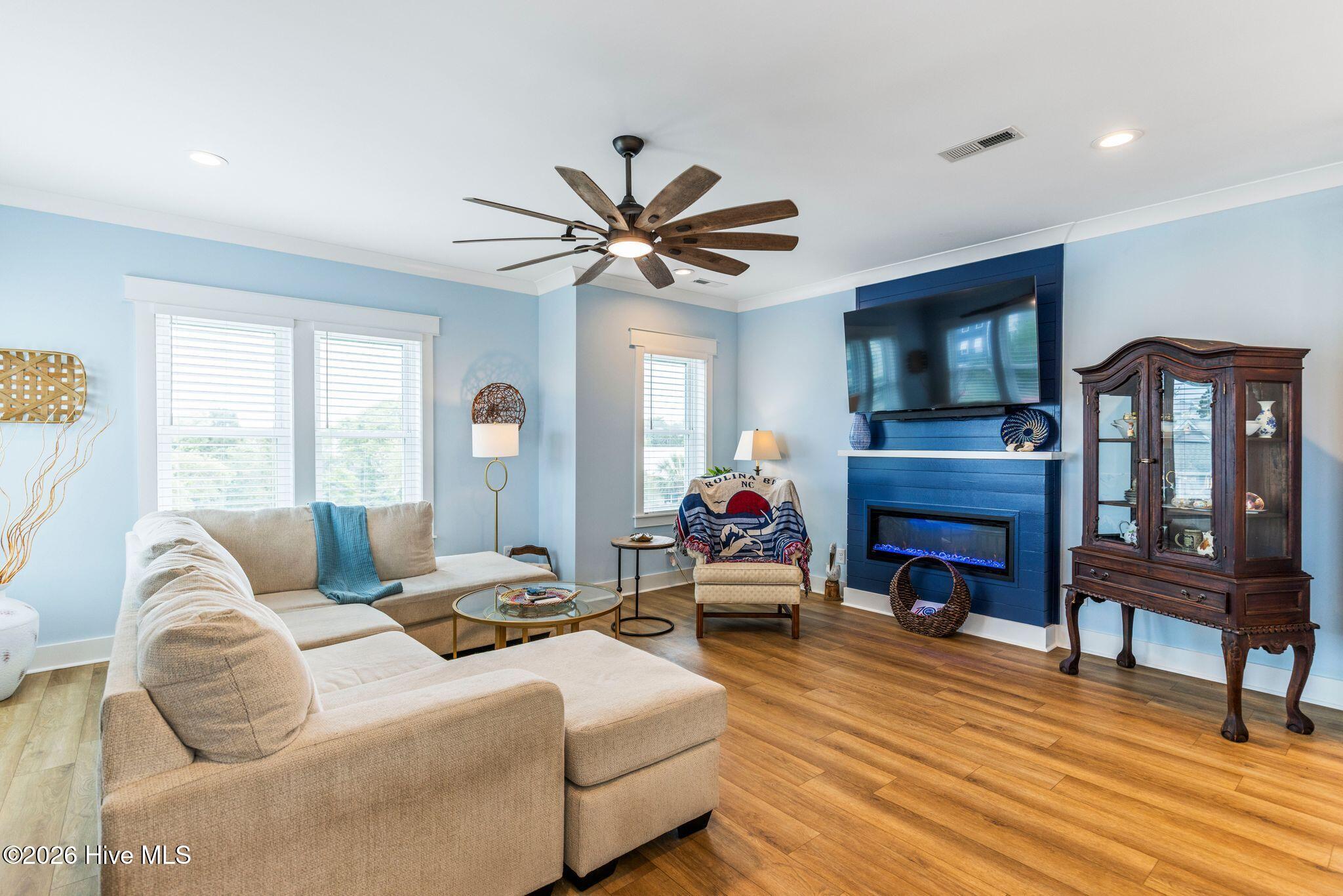 100570540 | Photo 36