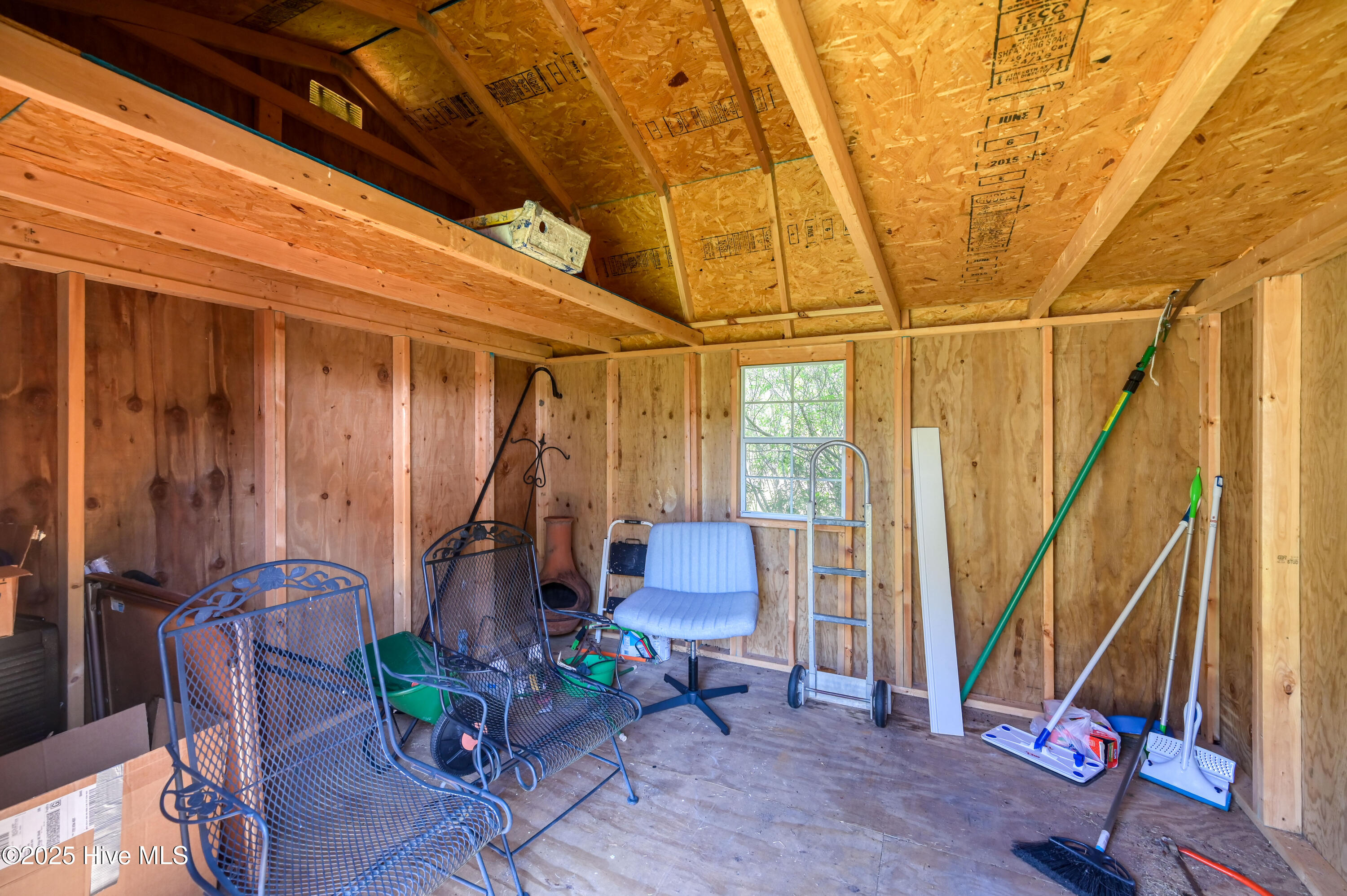 100531923 | Photo 35