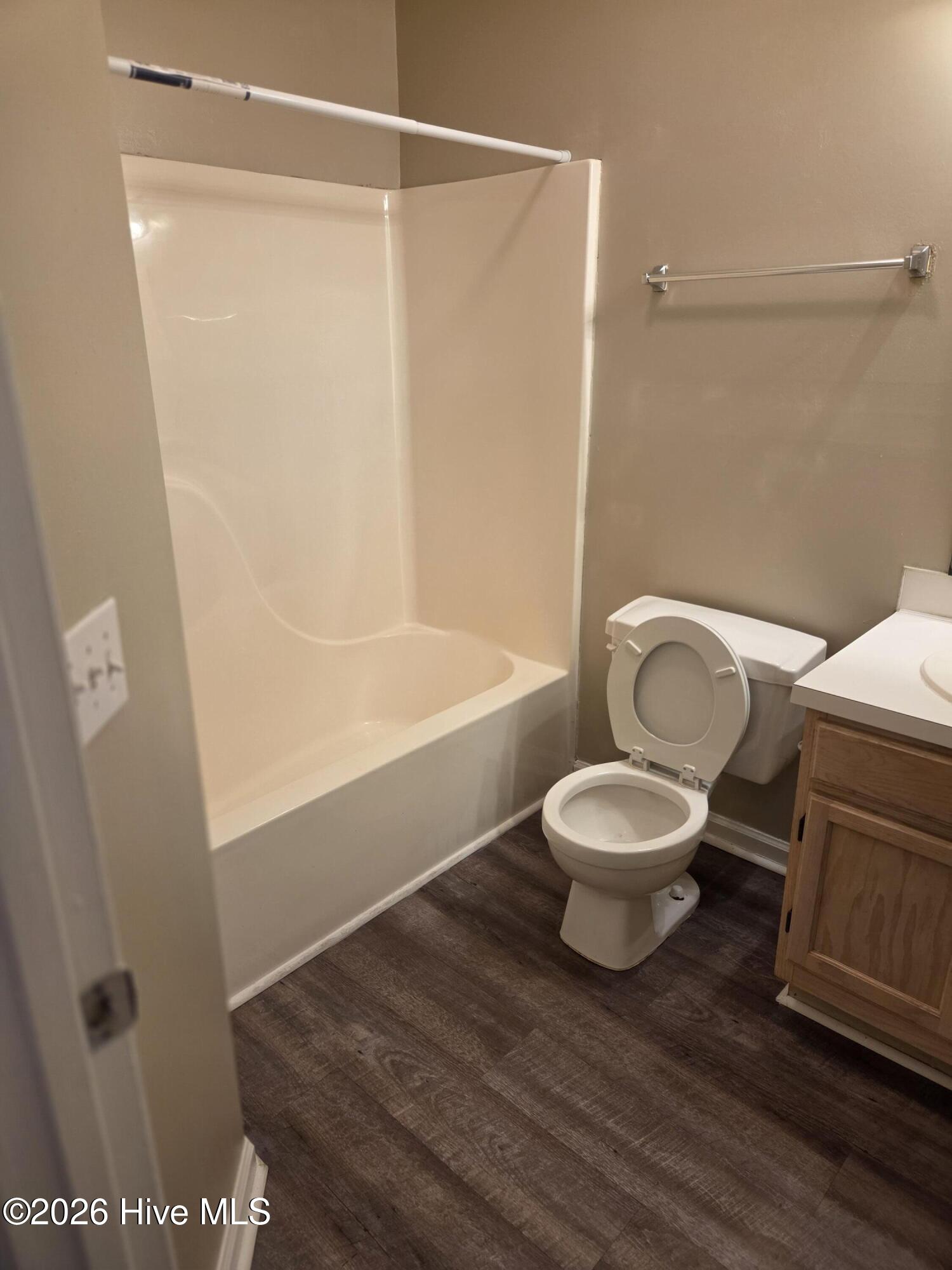 Undisclosed Address, Greenville, NC, 27858