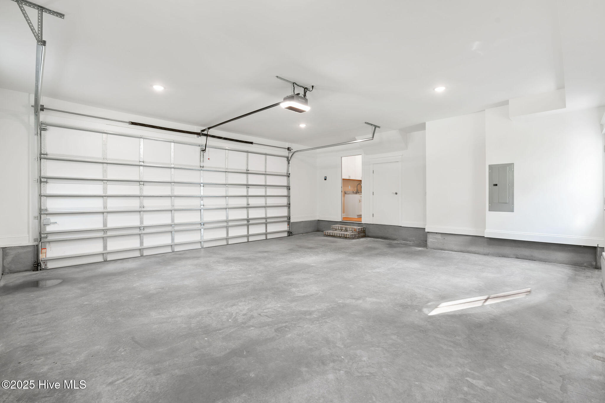 100524622 | Photo 42