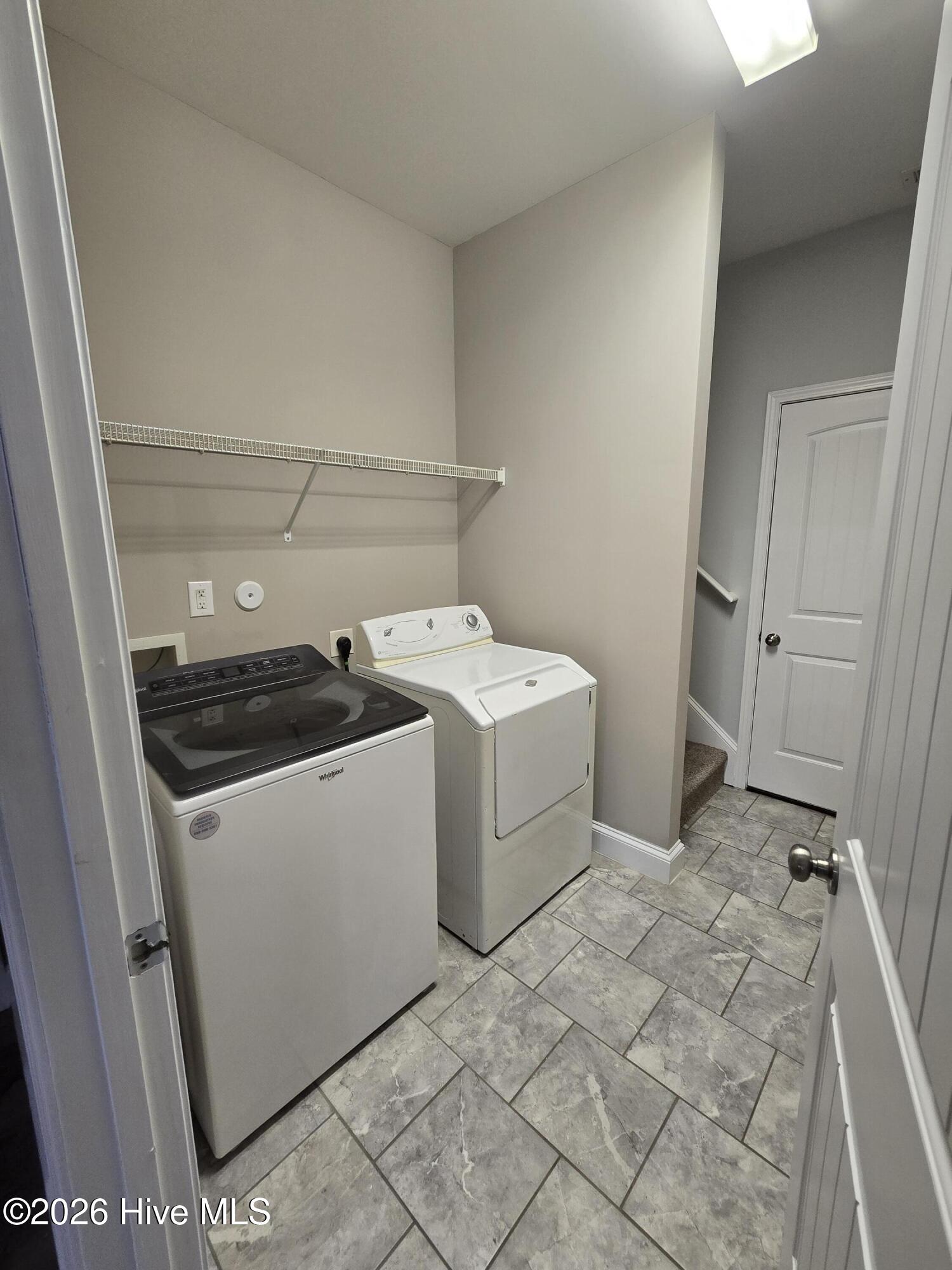 100547360 | Photo 27