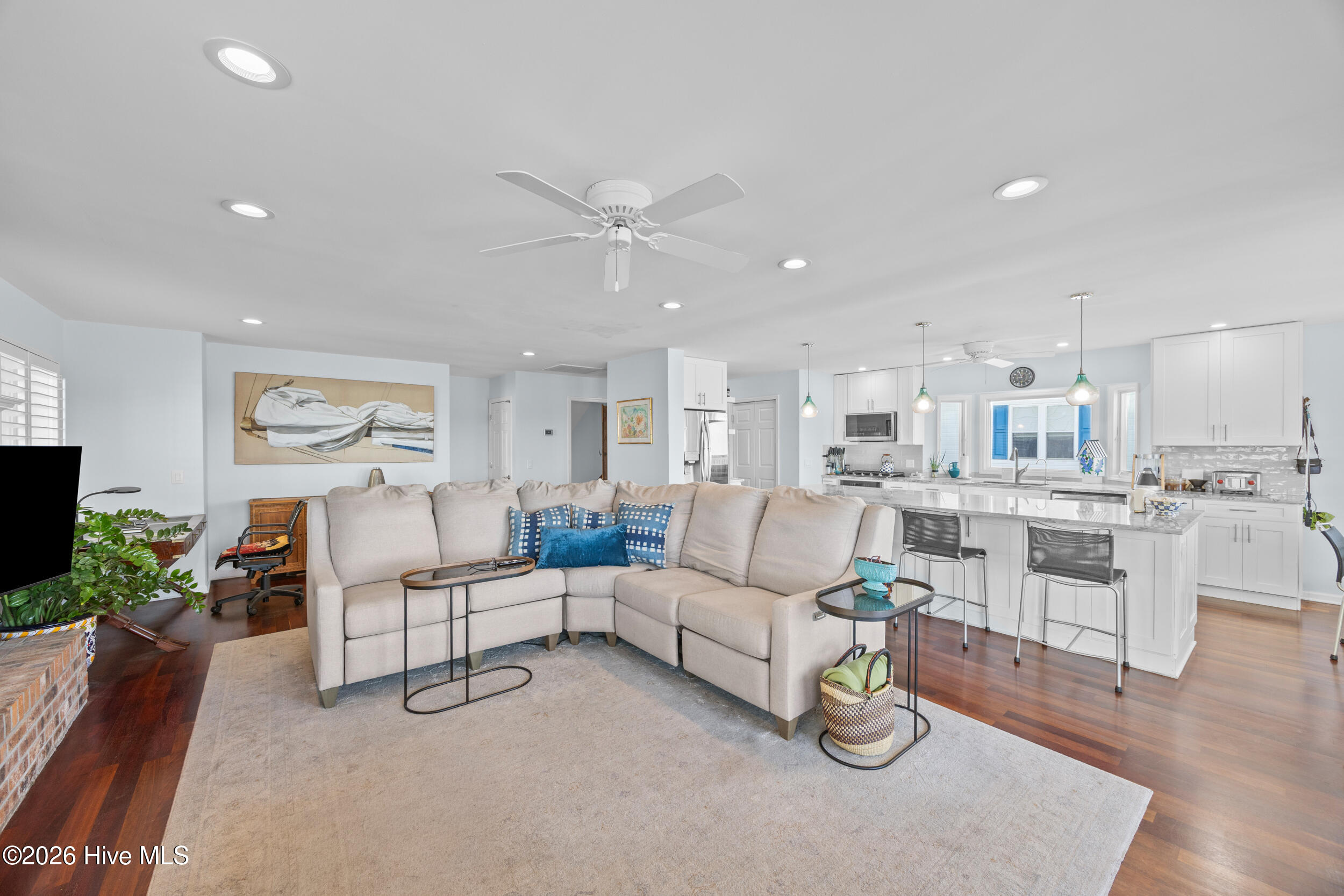 100564811 | Photo 19