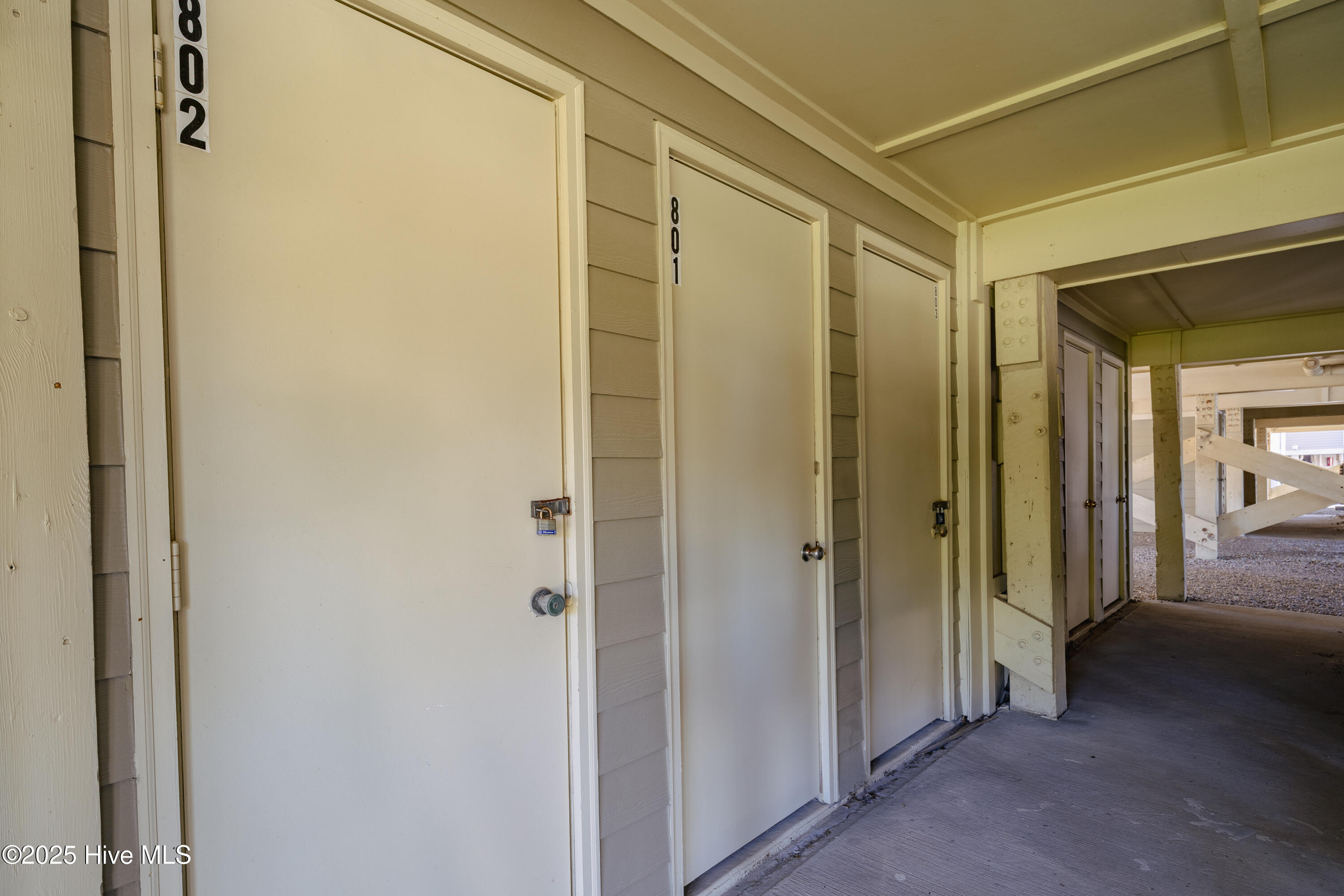 100539847 | Photo 39