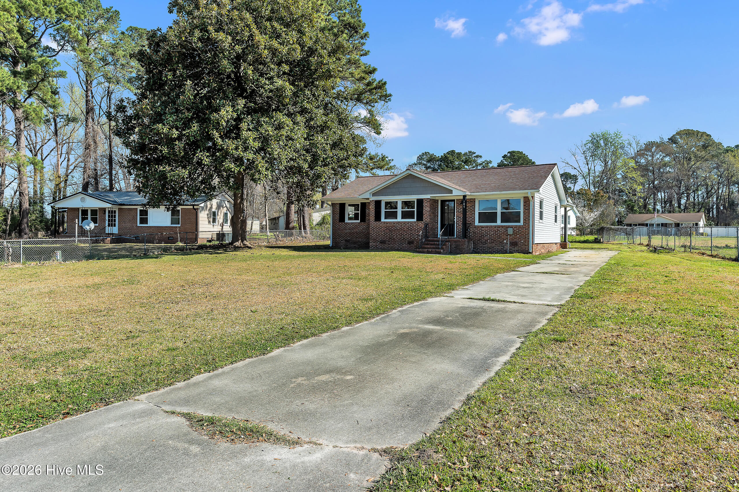 100561824 | Photo 27