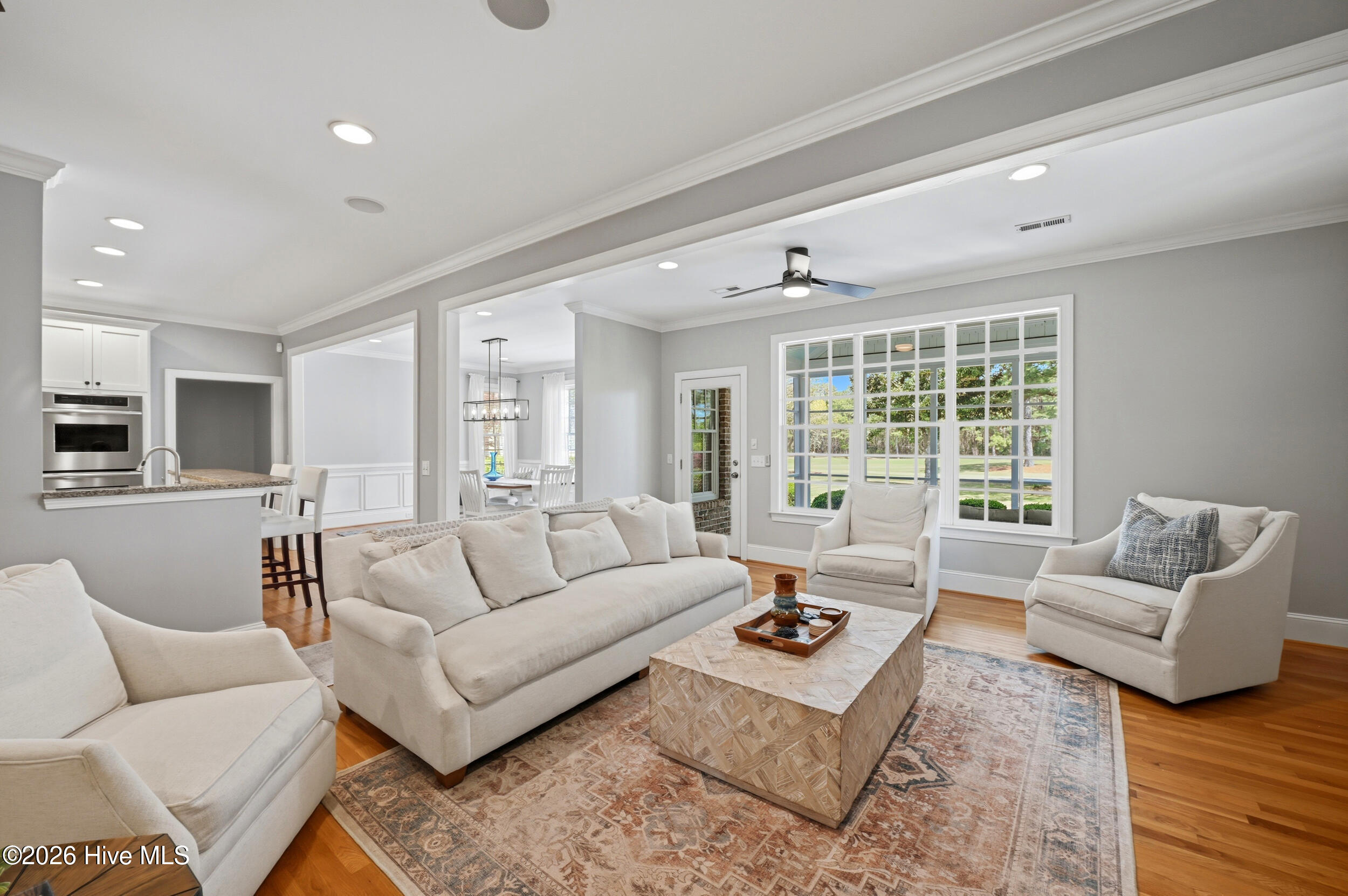 100566106 | Photo 12