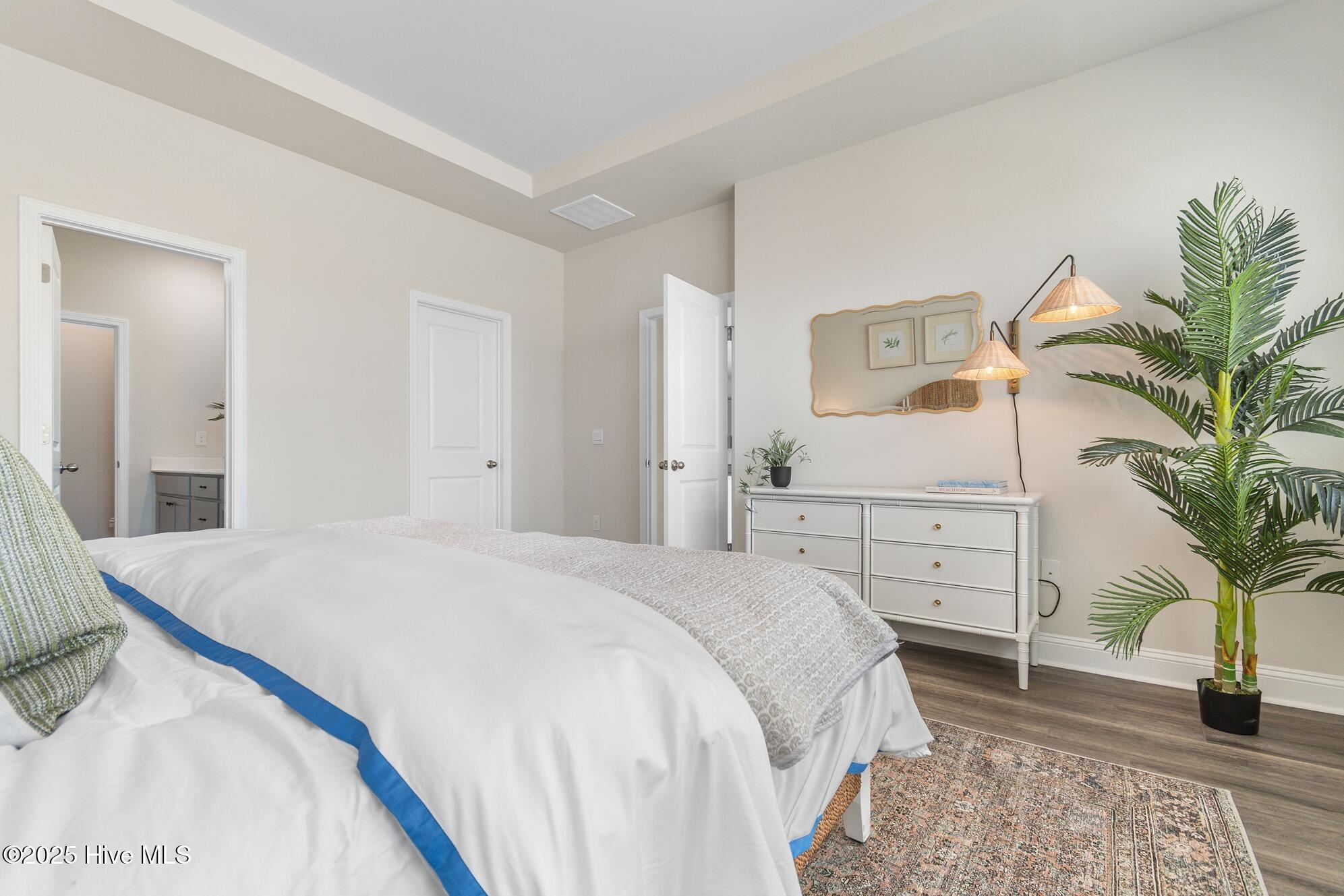 100565072 | Photo 19