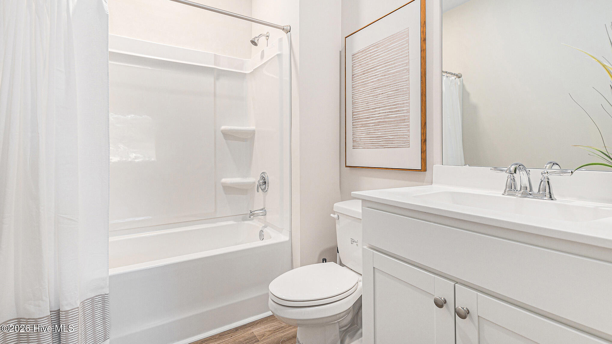 100570199 | Photo 11