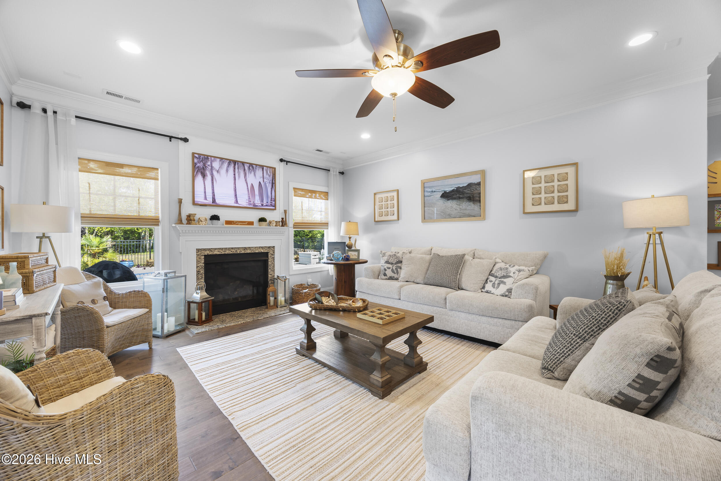 100565893 | Photo 17