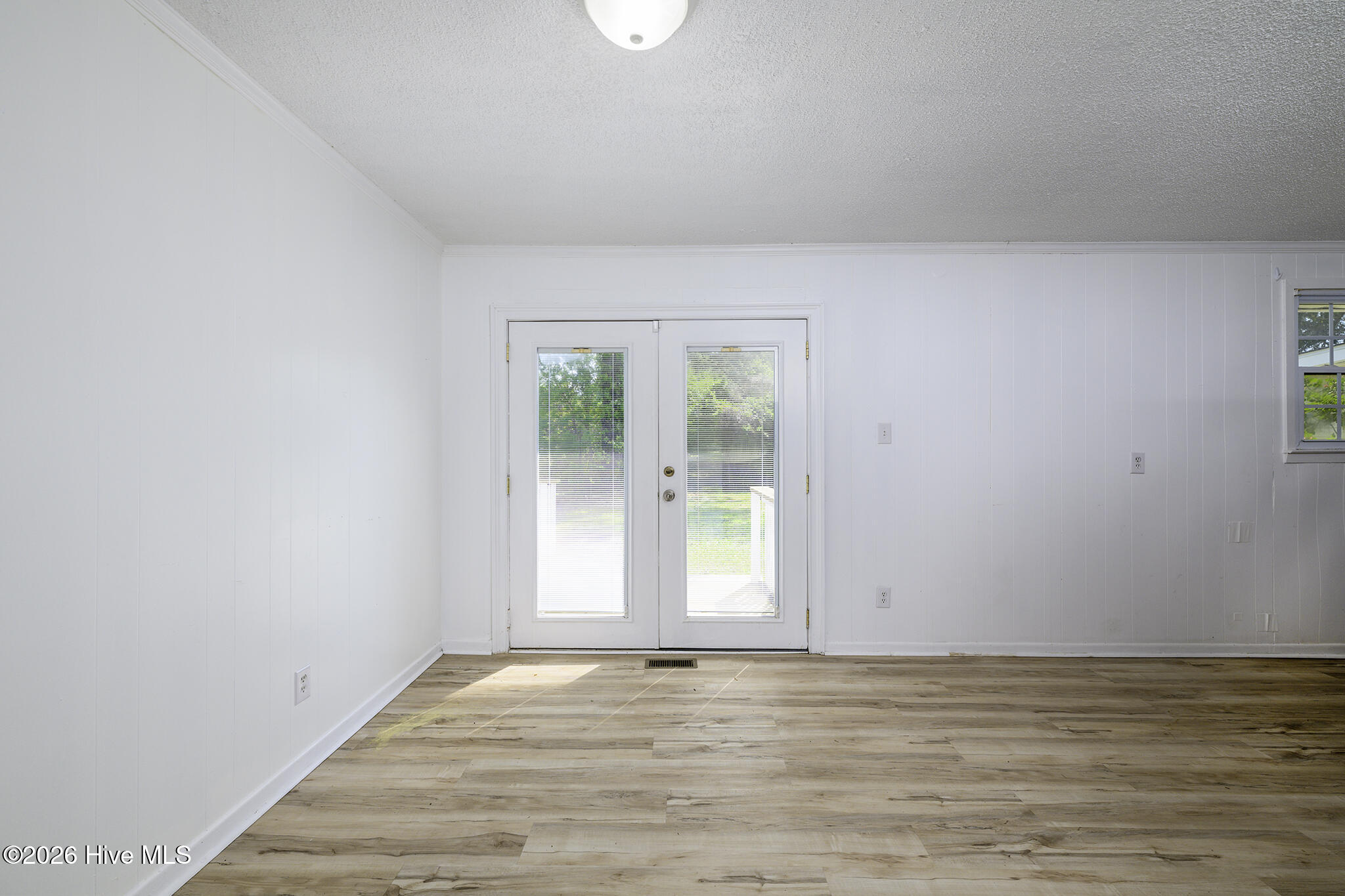 100567518 | Photo 13