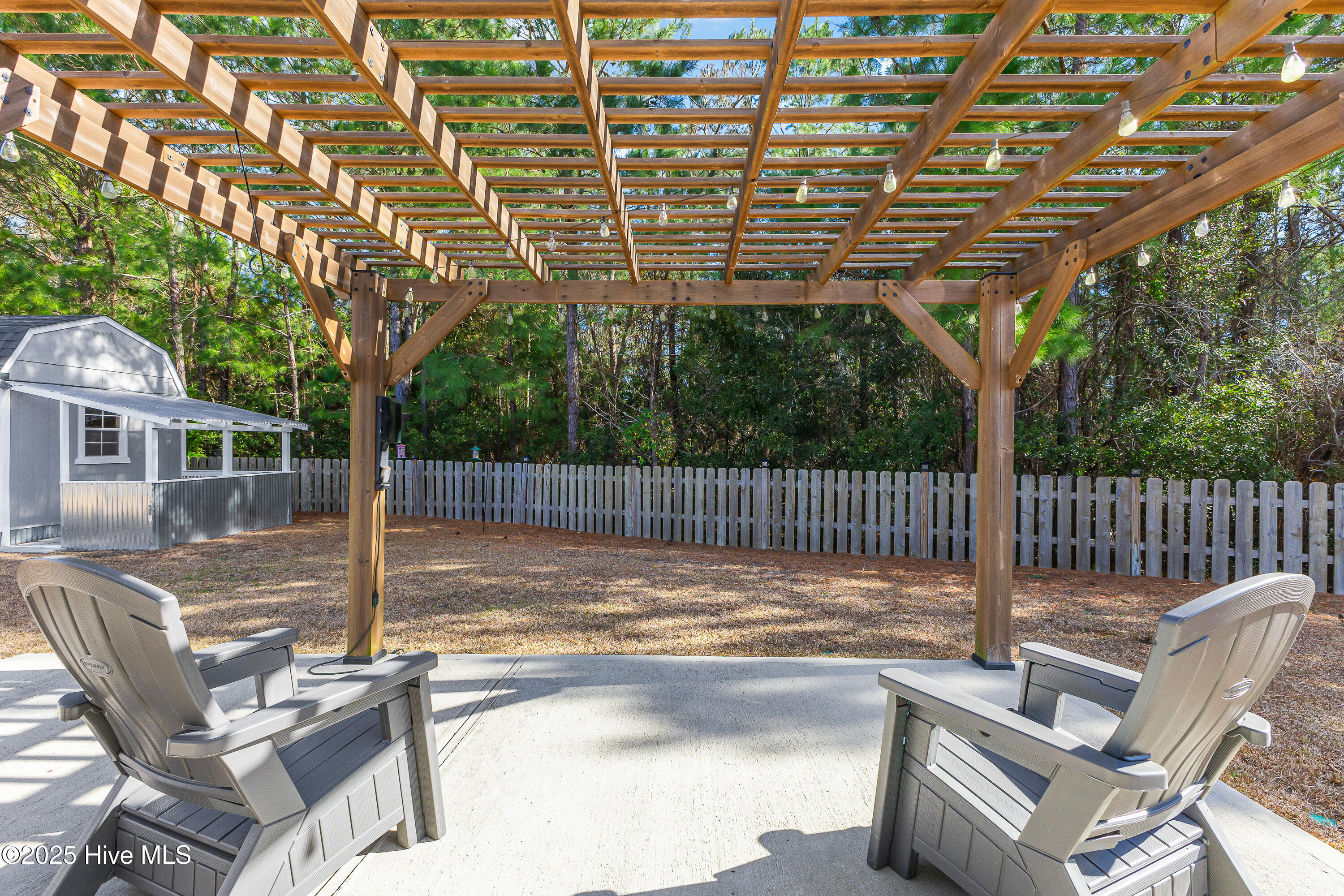 100547068 | Photo 35