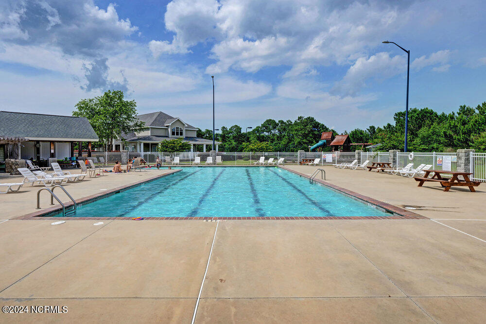 100373367 | Photo 10