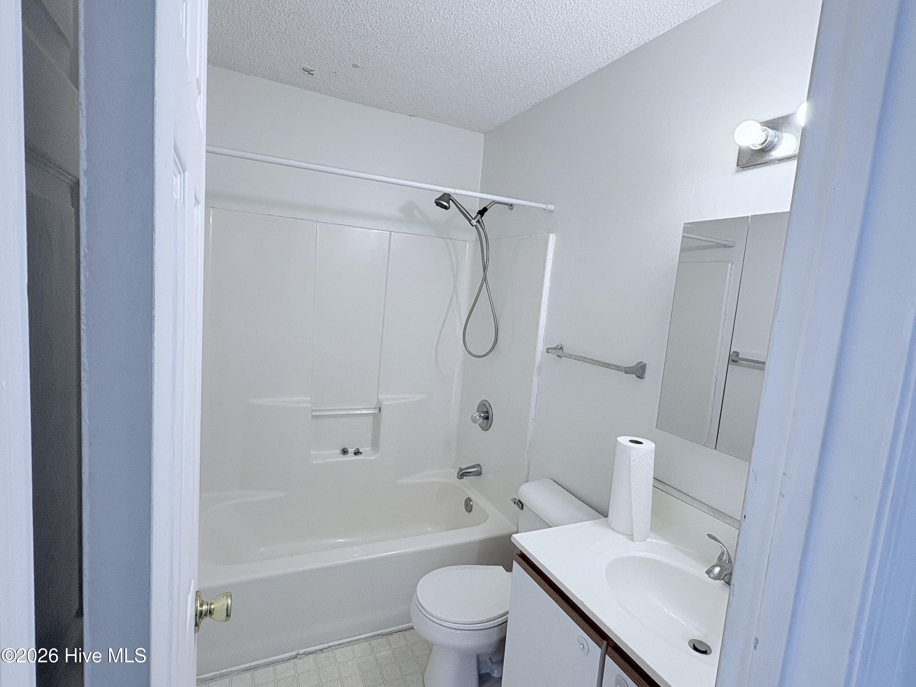 100548626 | Photo 20