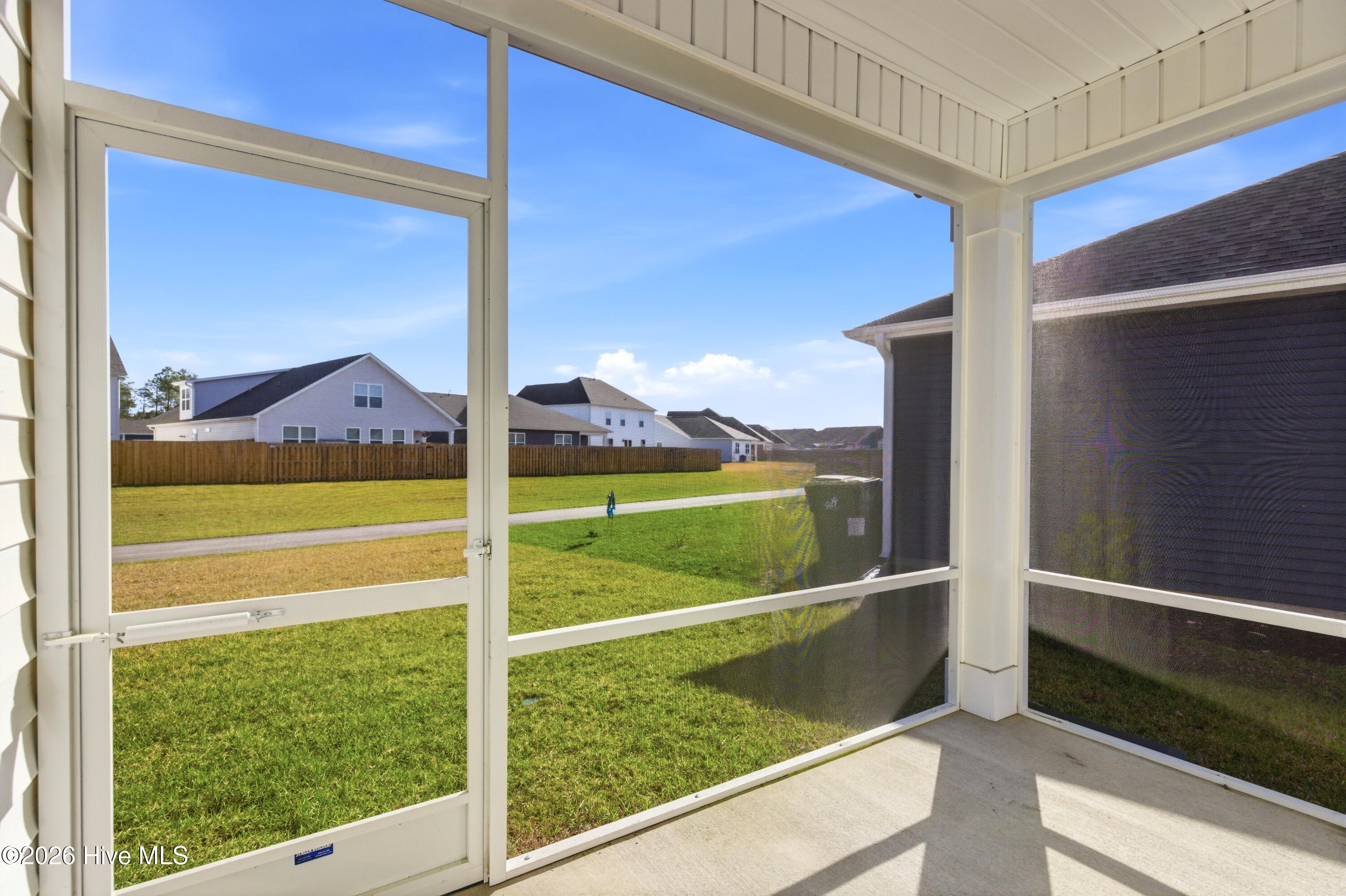 100563047 | Photo 10