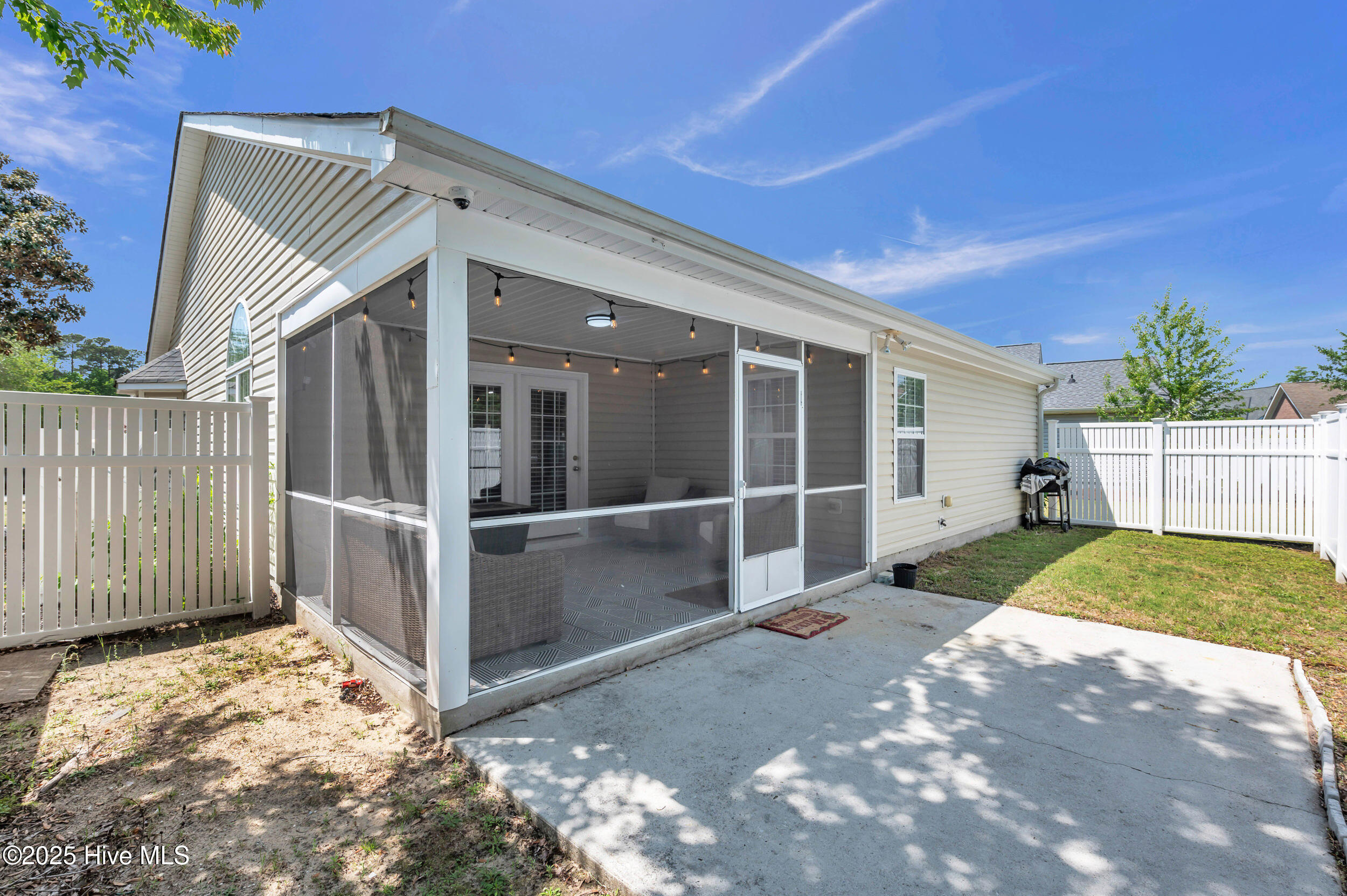 100540826 | Photo 28