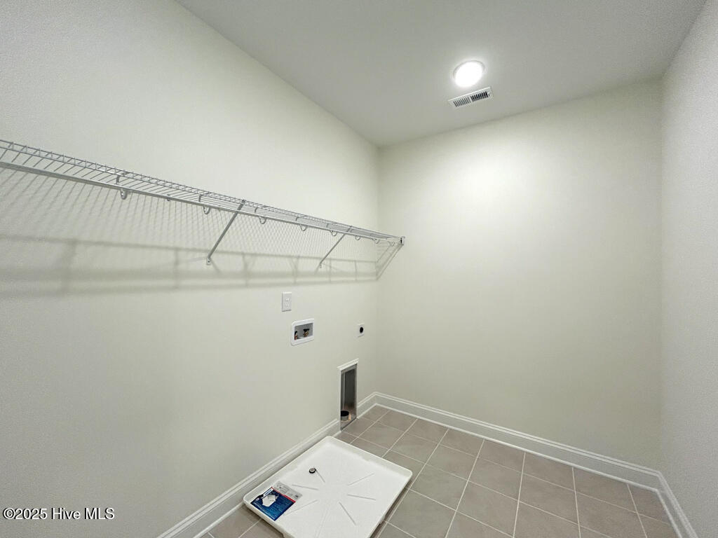 100510168 | Photo 51