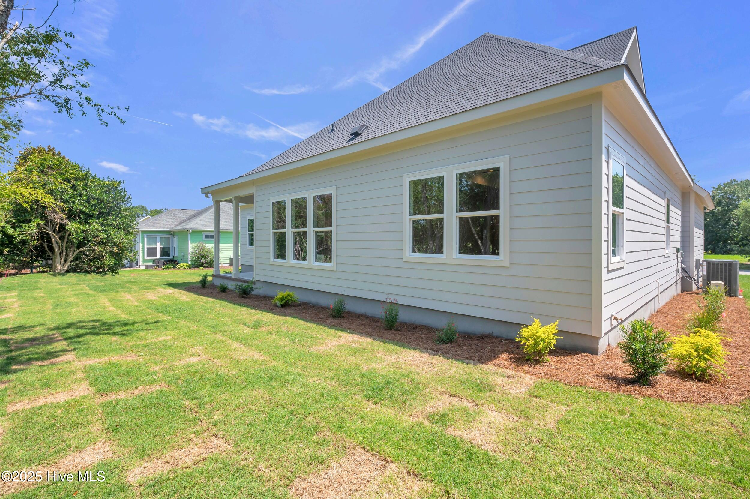 100542889 | Photo 40