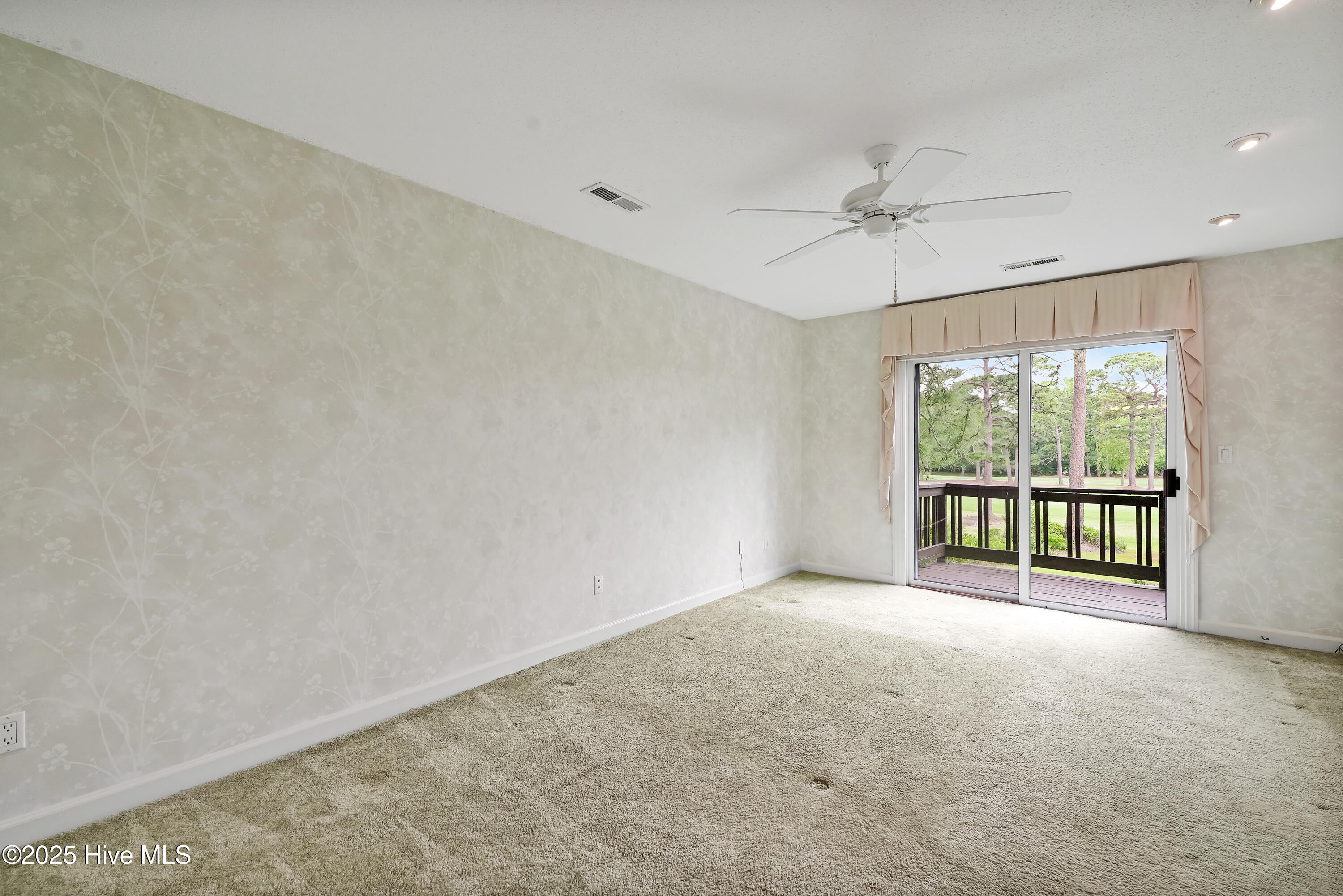 906RobertELeeDrive-34