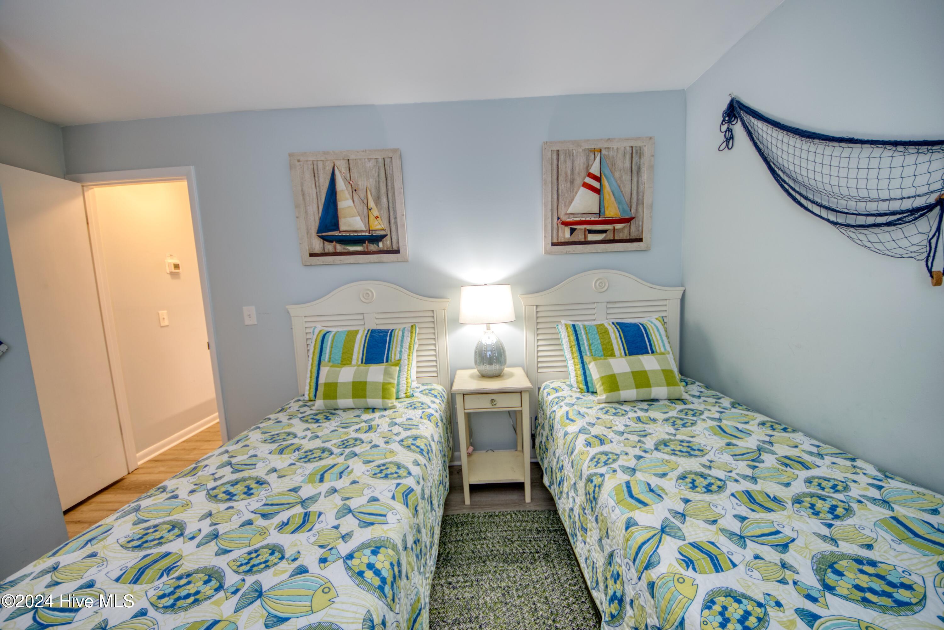 100557142 | Photo 18