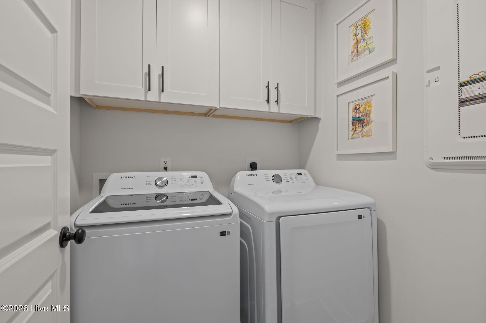 100569687 | Photo 28