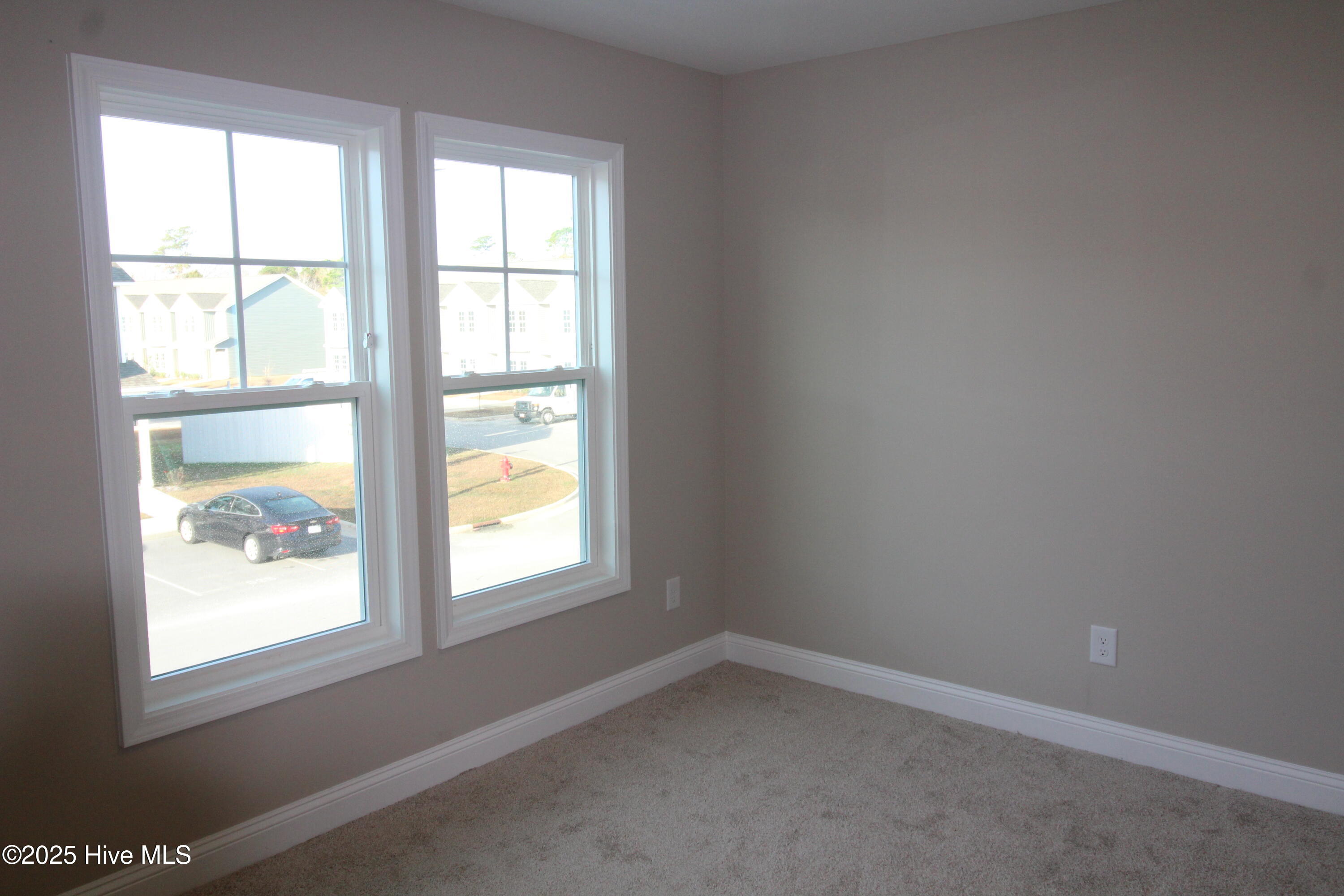 100542883 | Photo 16