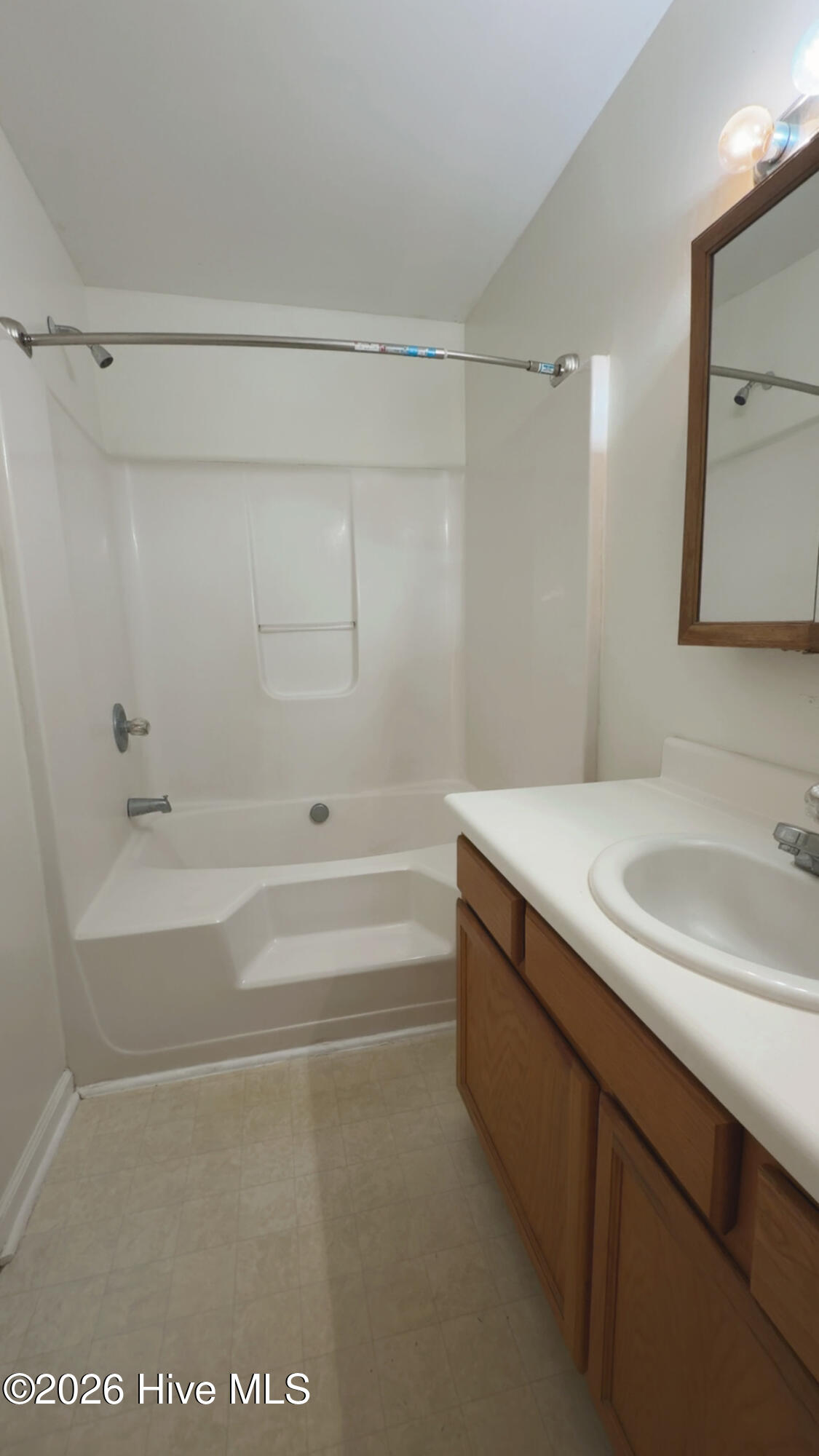 100556689 | Photo 15