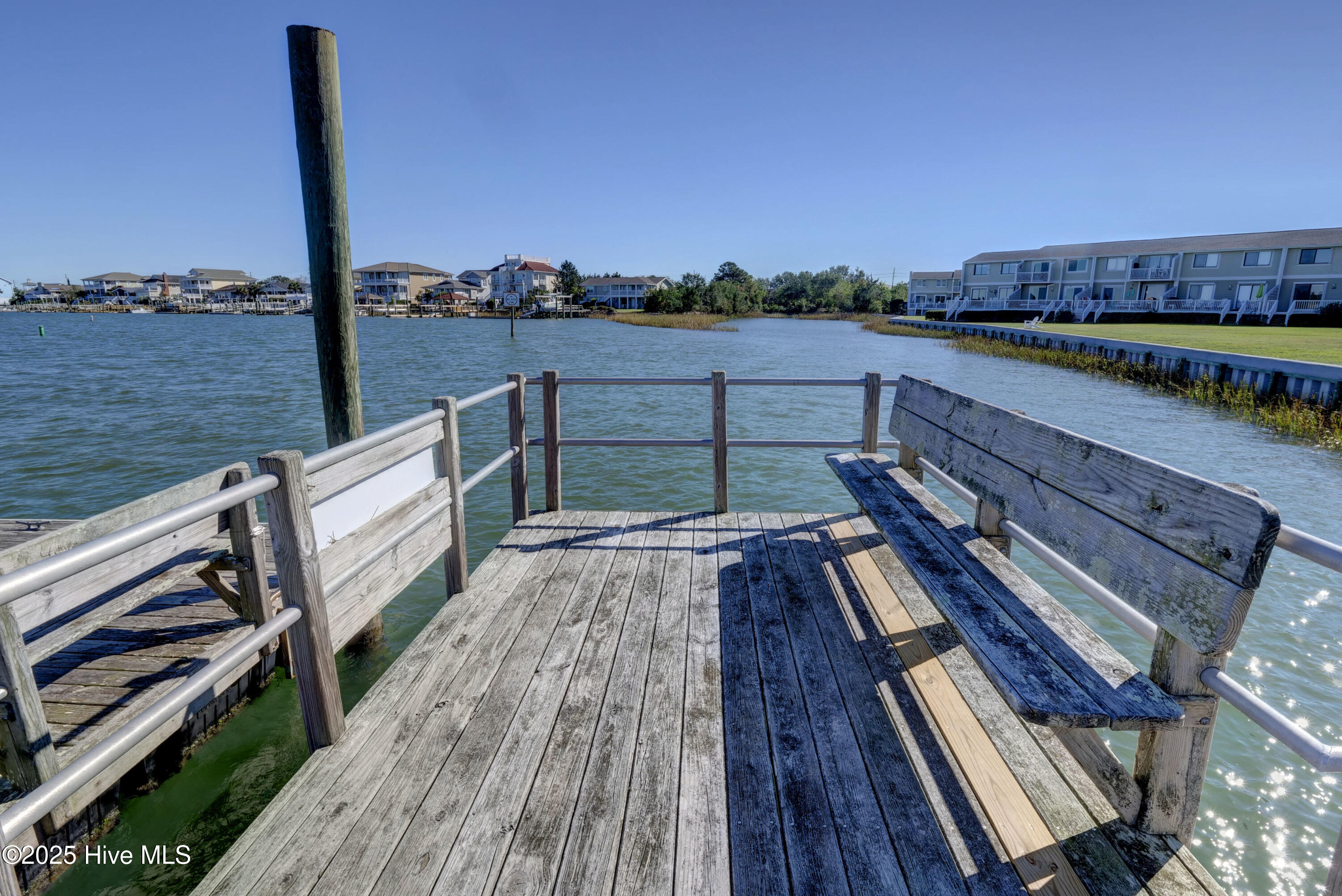 100532571 | Photo 42