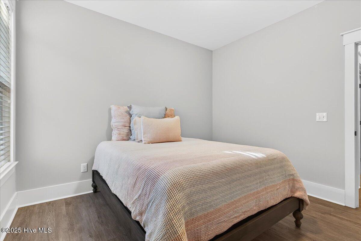 100541370 | Photo 12